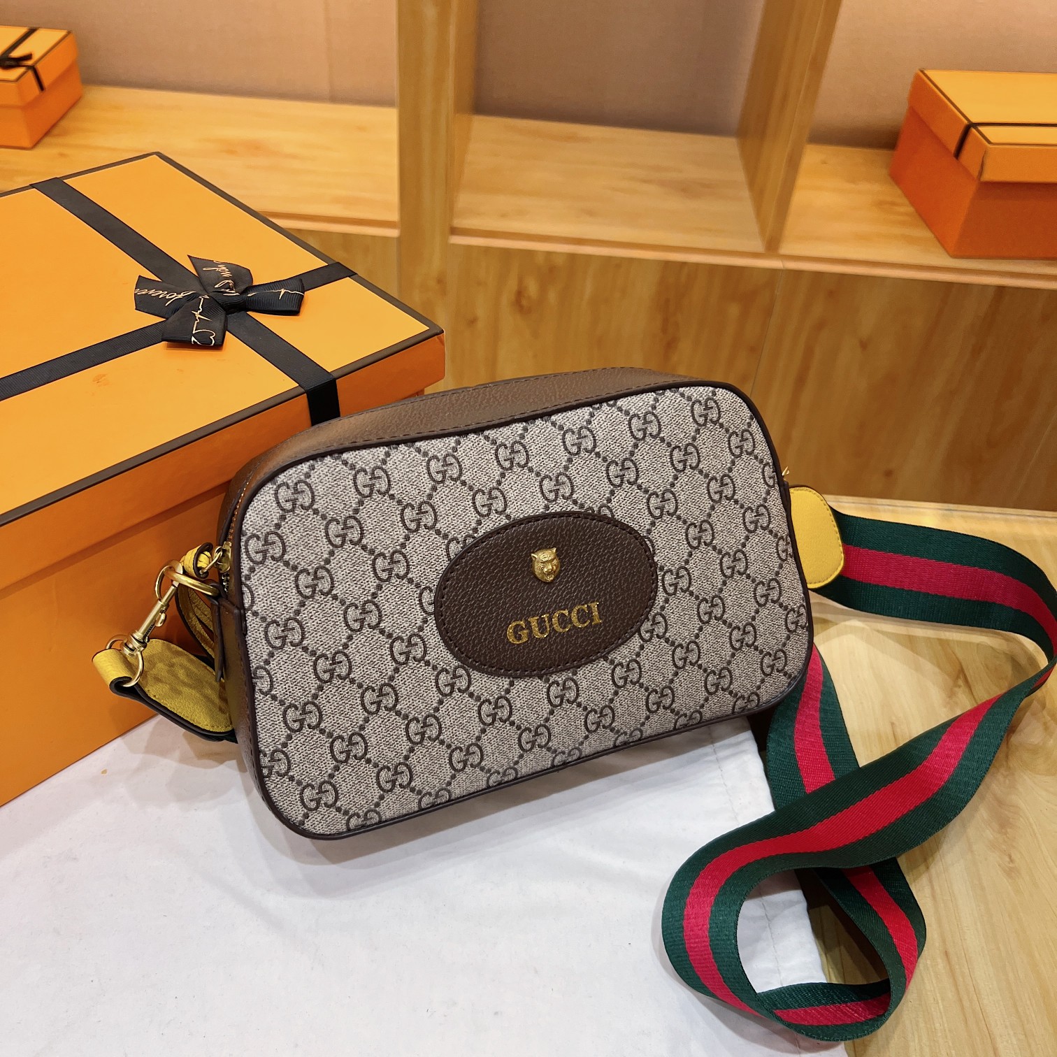 Gucci shoulder bag