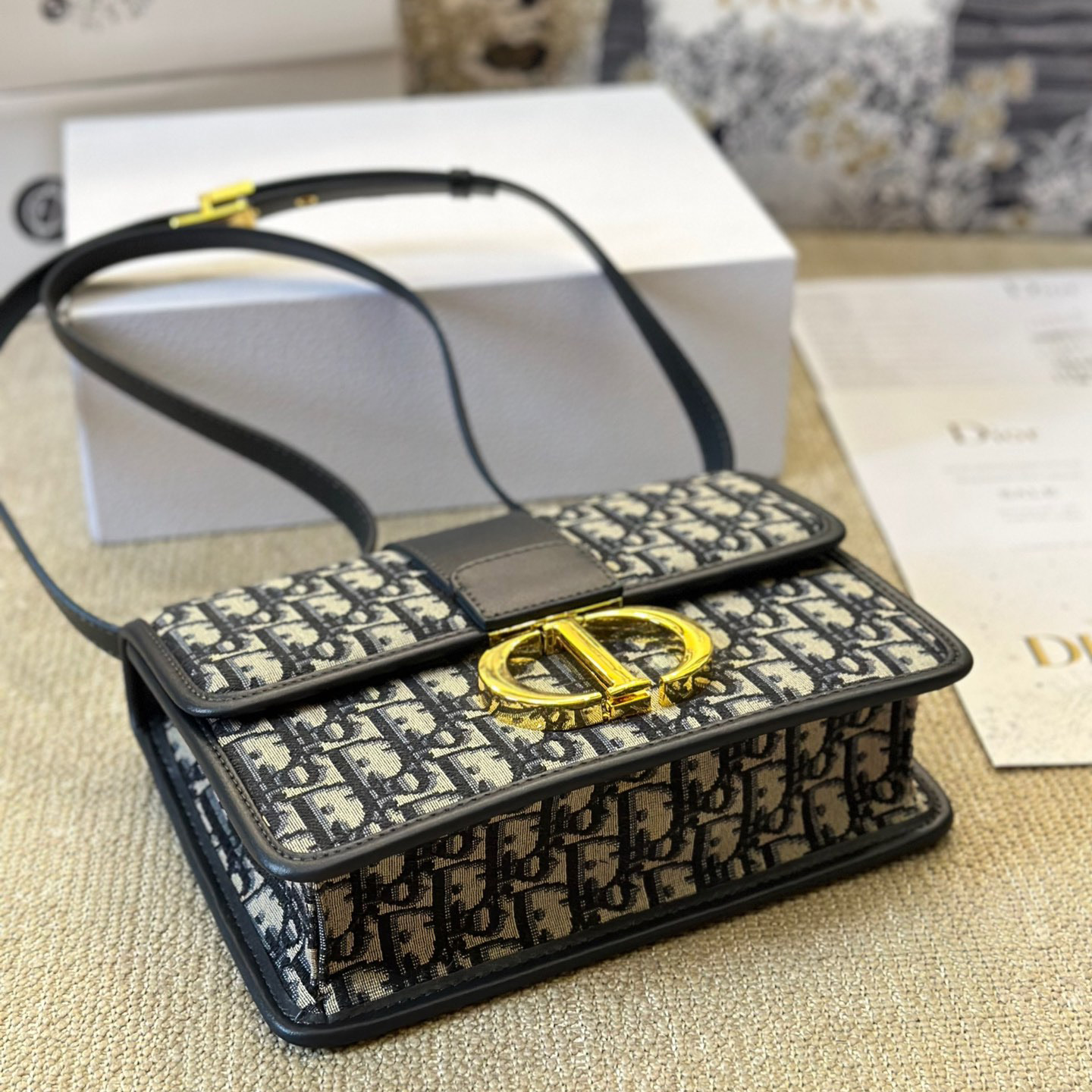 Dior Montaigne chain shoulder bag