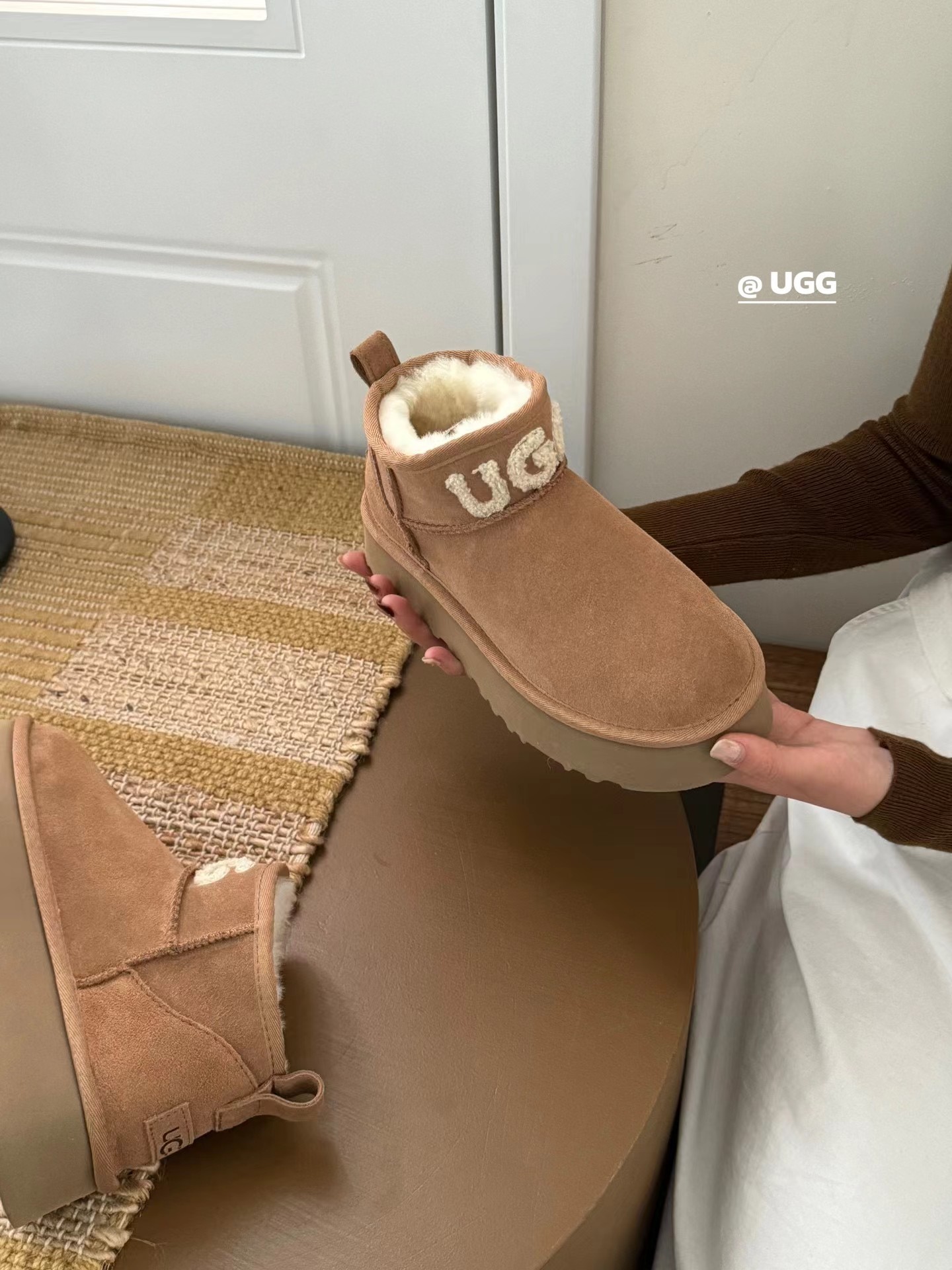 High Quality UGG Kardash Mini Platform Boots