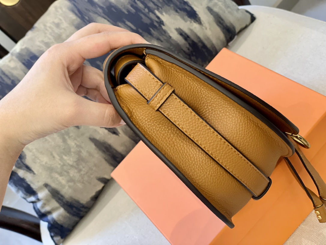 Replica CHLOE'   MARCIE Marcie Small leather shoulder bag with logo engraving