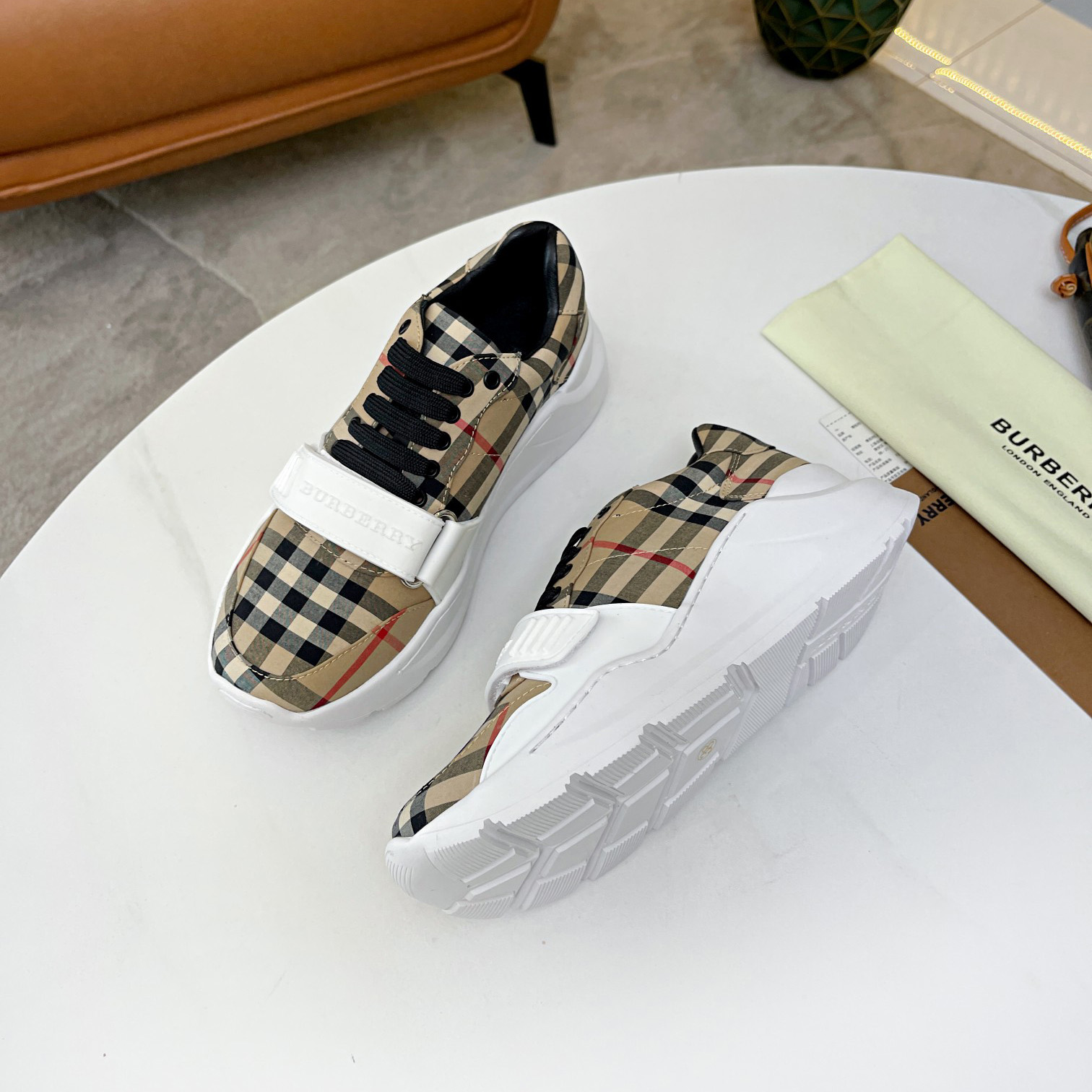 Burberry High quality sports shoes