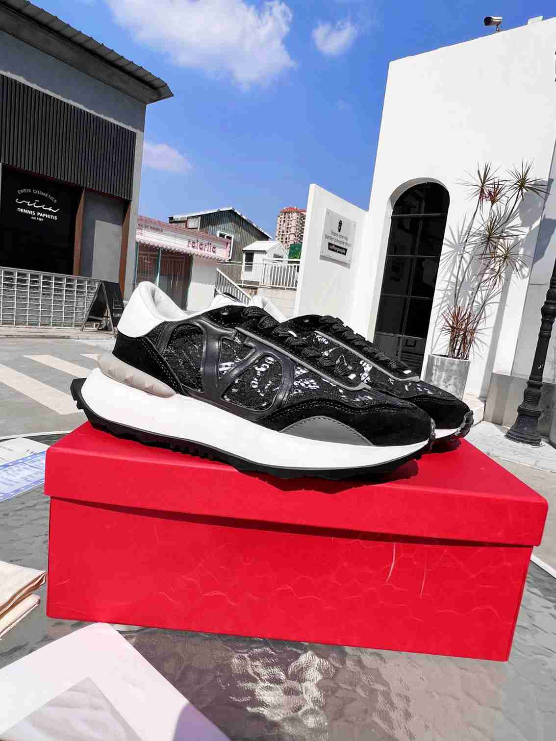 Top Quality Valentino Garvani Sneakers