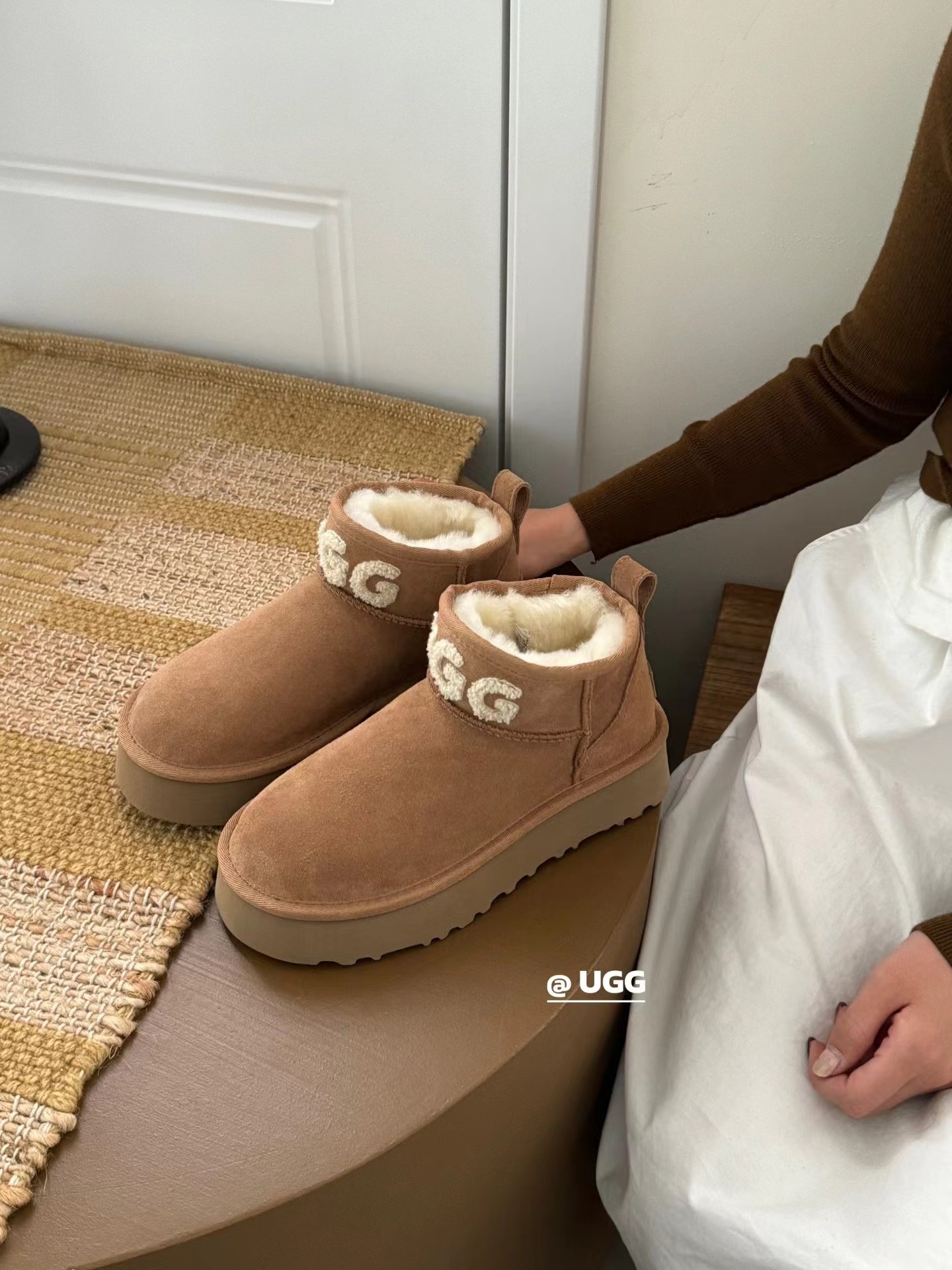 High Quality UGG Kardash Mini Platform Boots