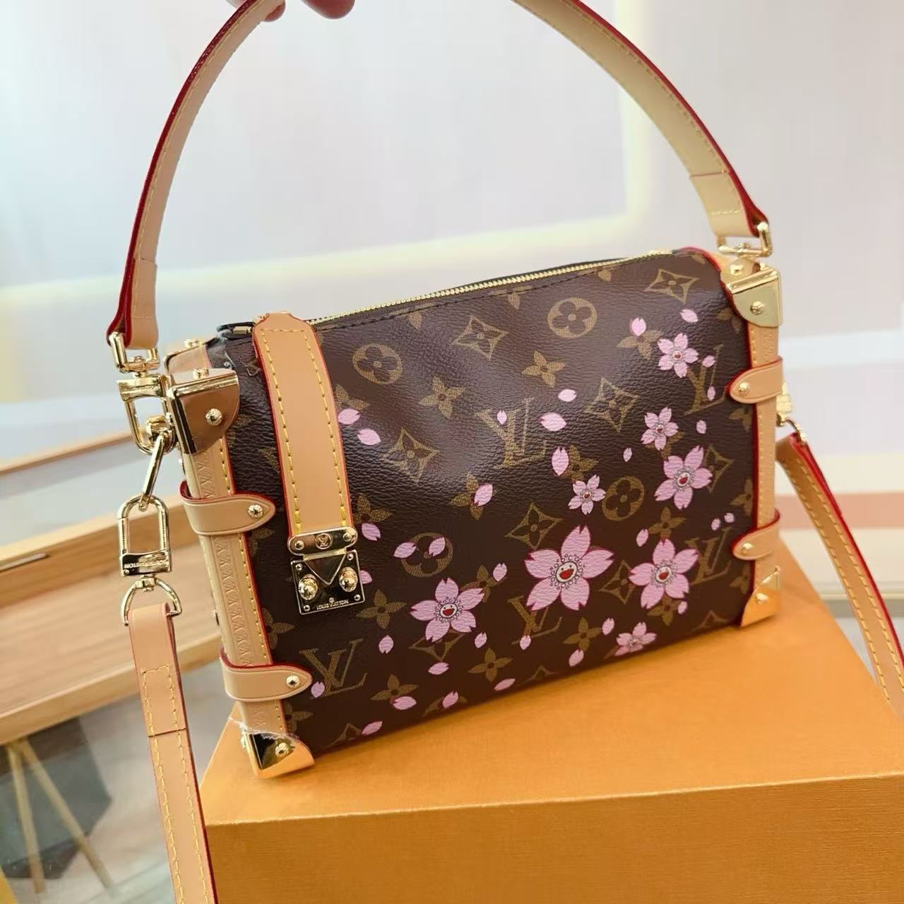 LV Side trunk box bag