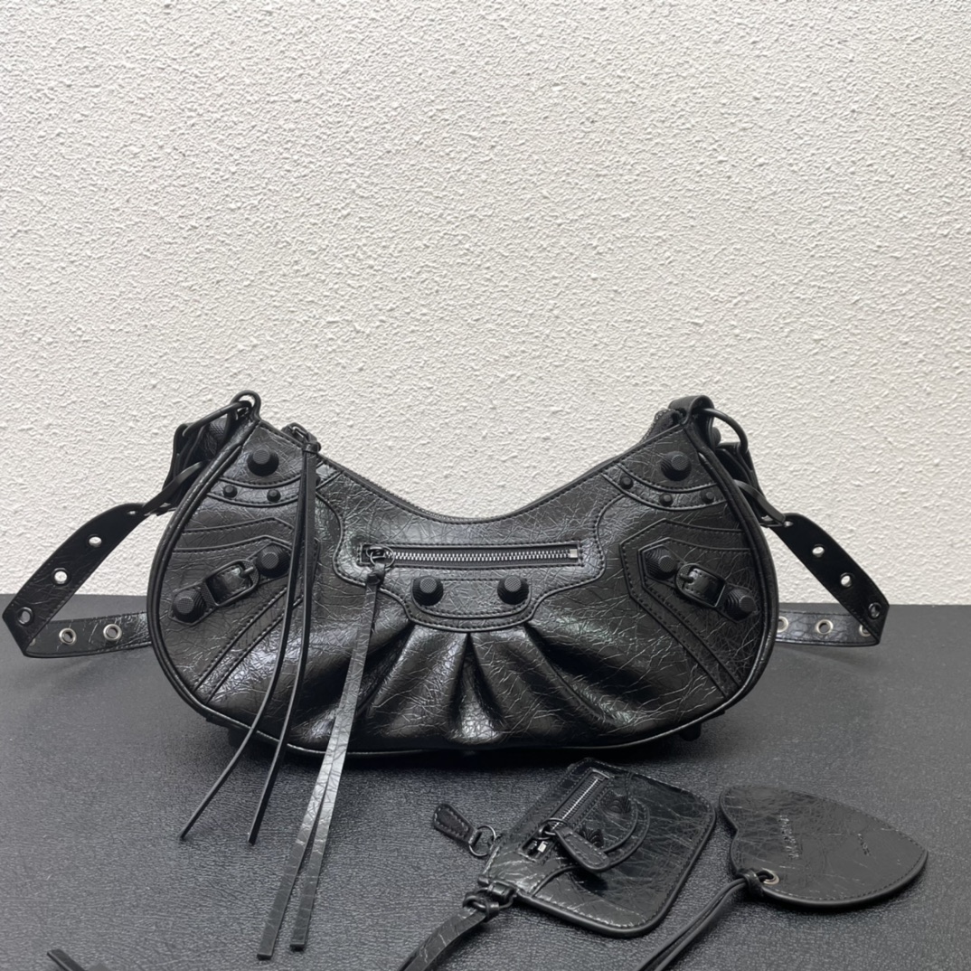 Balenciga Le Cagole armpit handbag