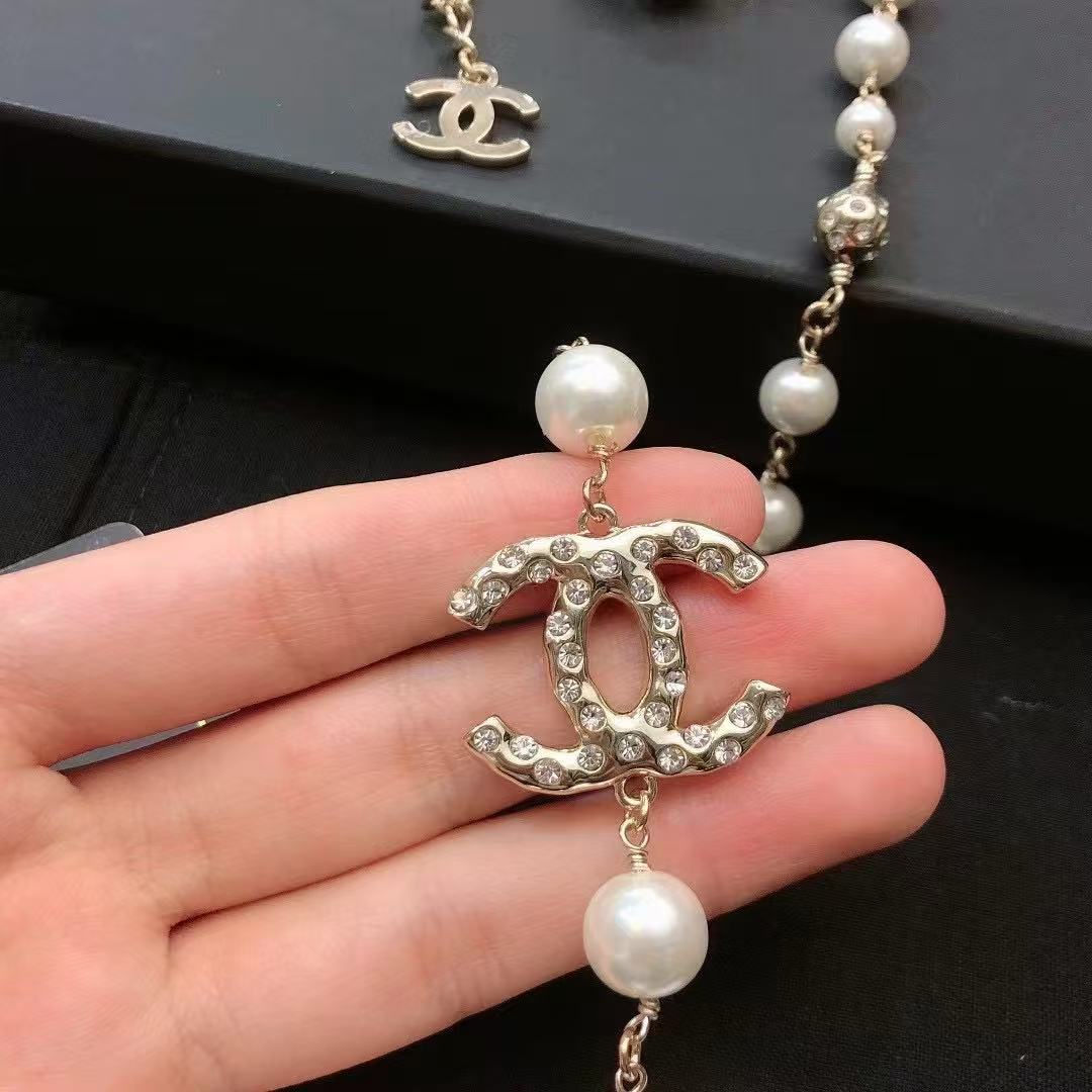 Chanel pearl necklace