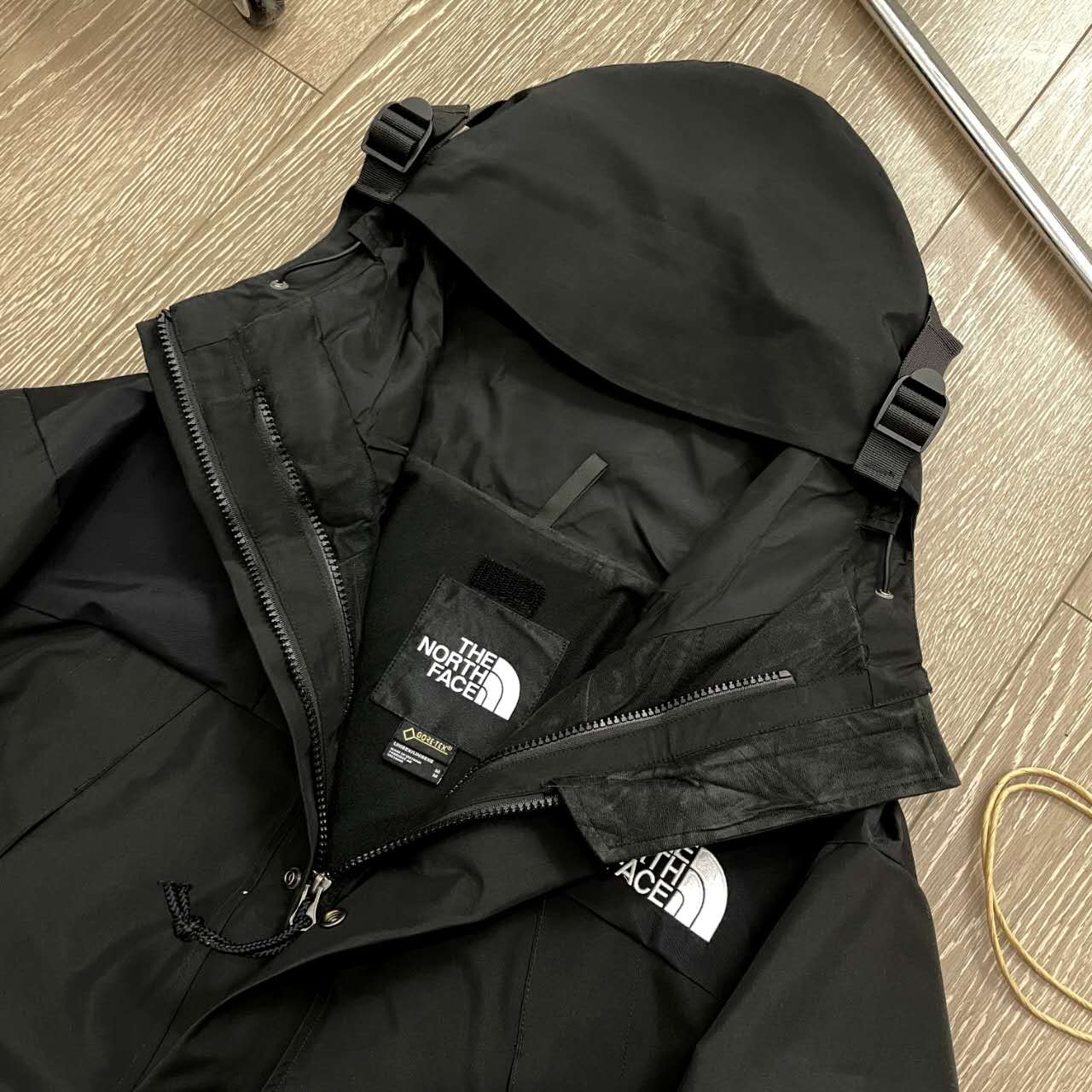 The North Face 1990 submachine jacket unisex