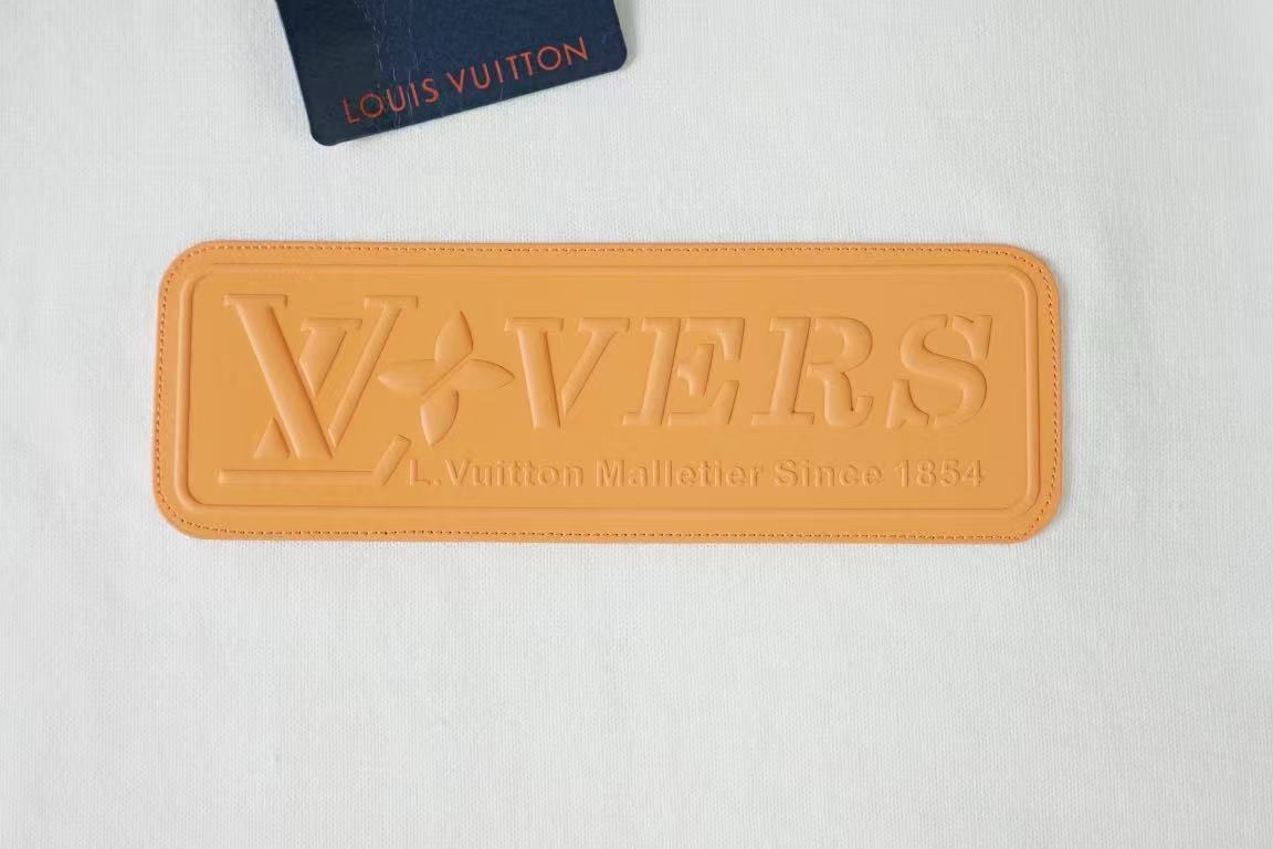 LV embossed leather seal T-shirt