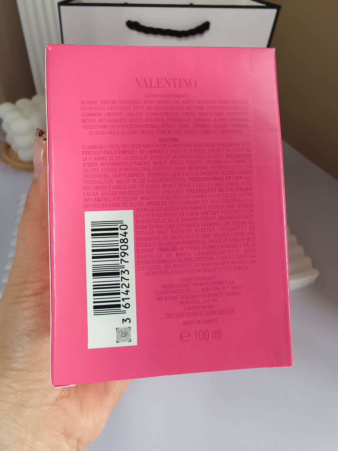 Donna born in roma intense perfume