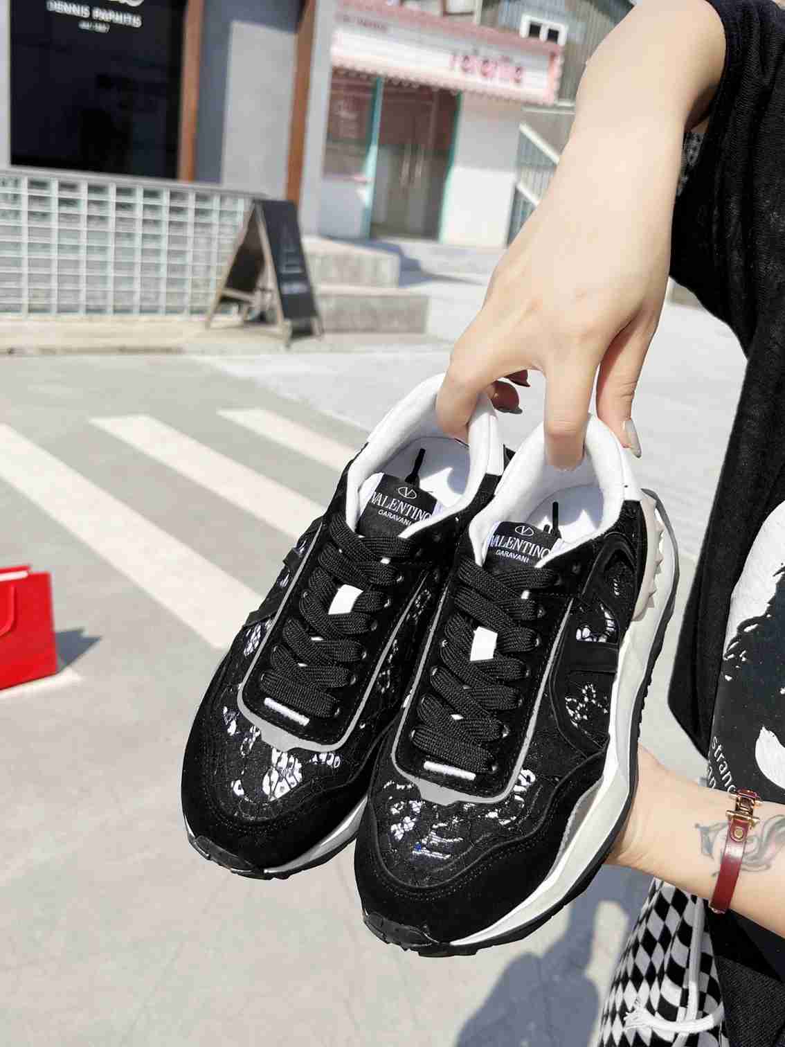 Top Quality Valentino Garvani Sneakers