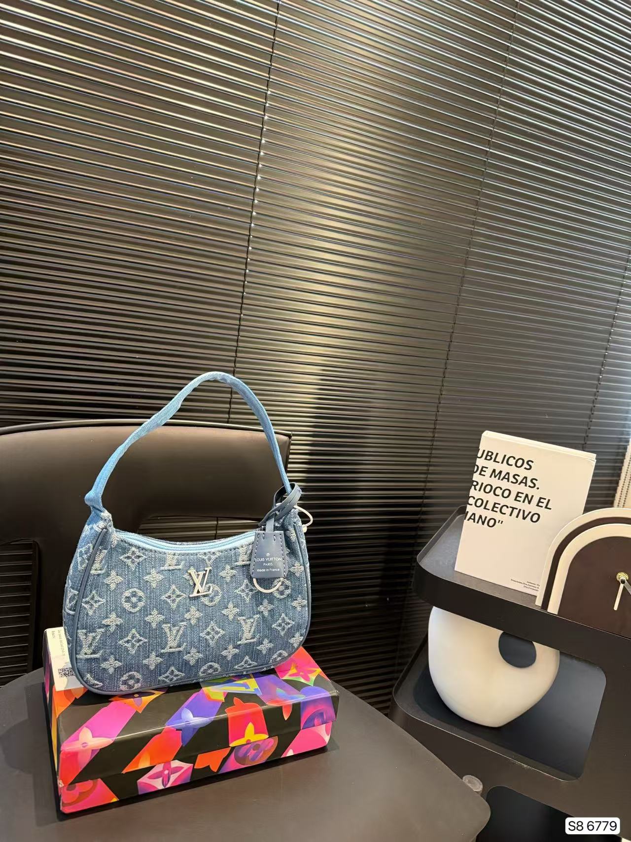 LV underarm American vintage bag