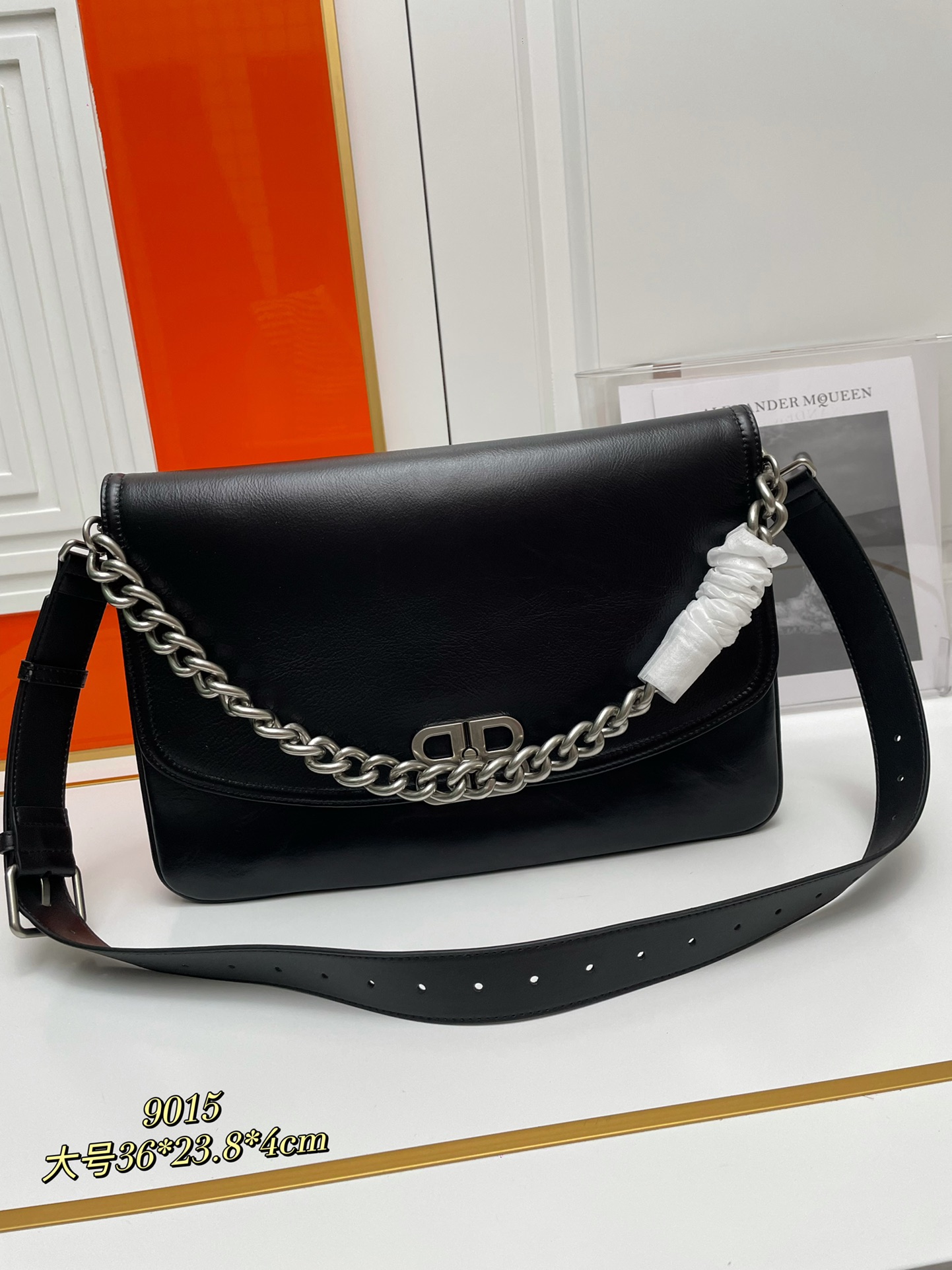 Balenciaga 23Fall BB Soft chain bag