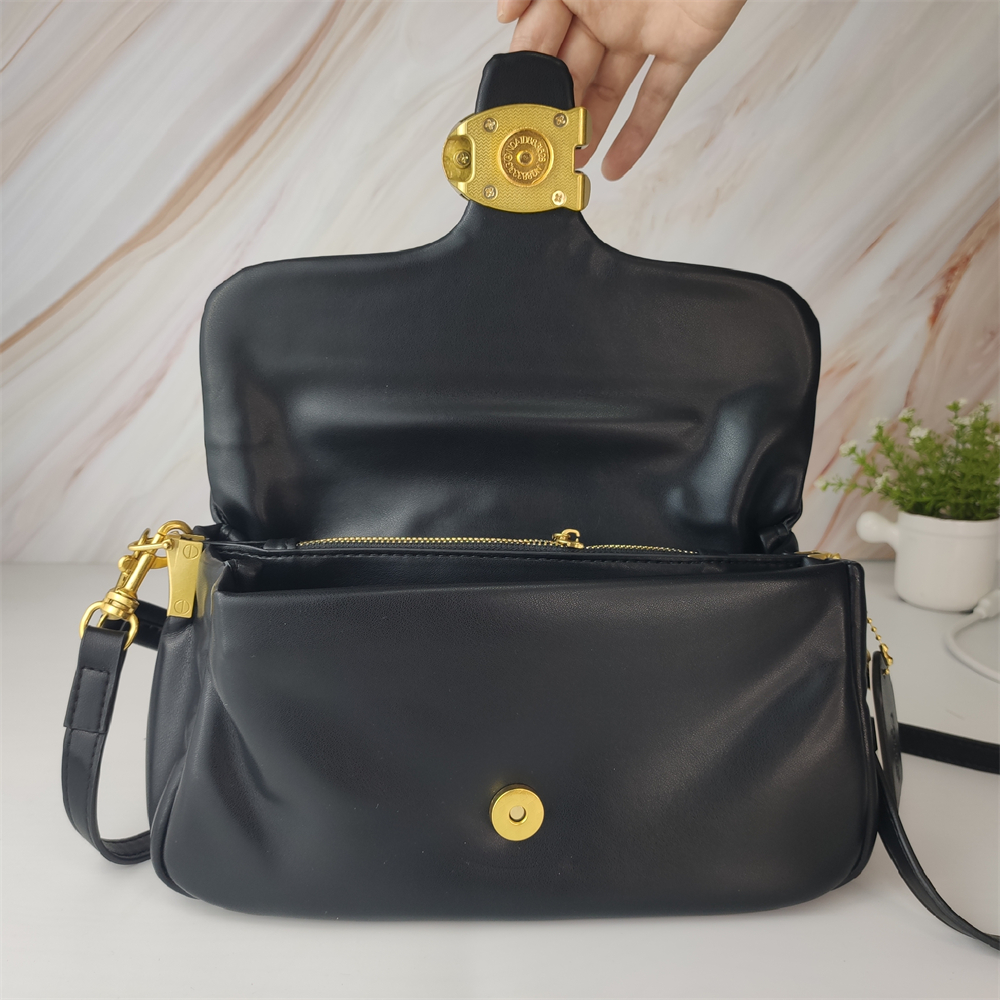 Coach Teri Shoulder Bag In Signature Canvas 20CM