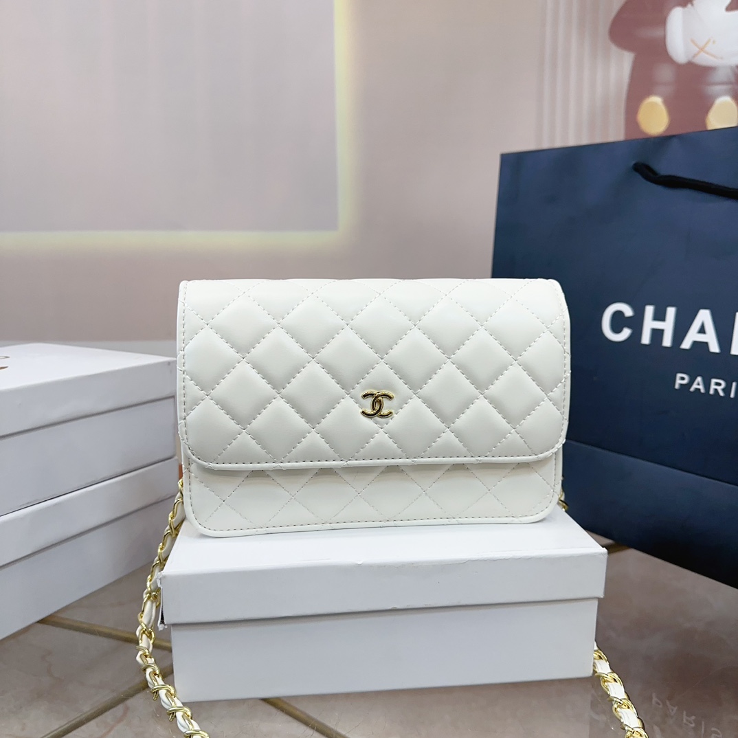 Chanel woc crossbody chain bag