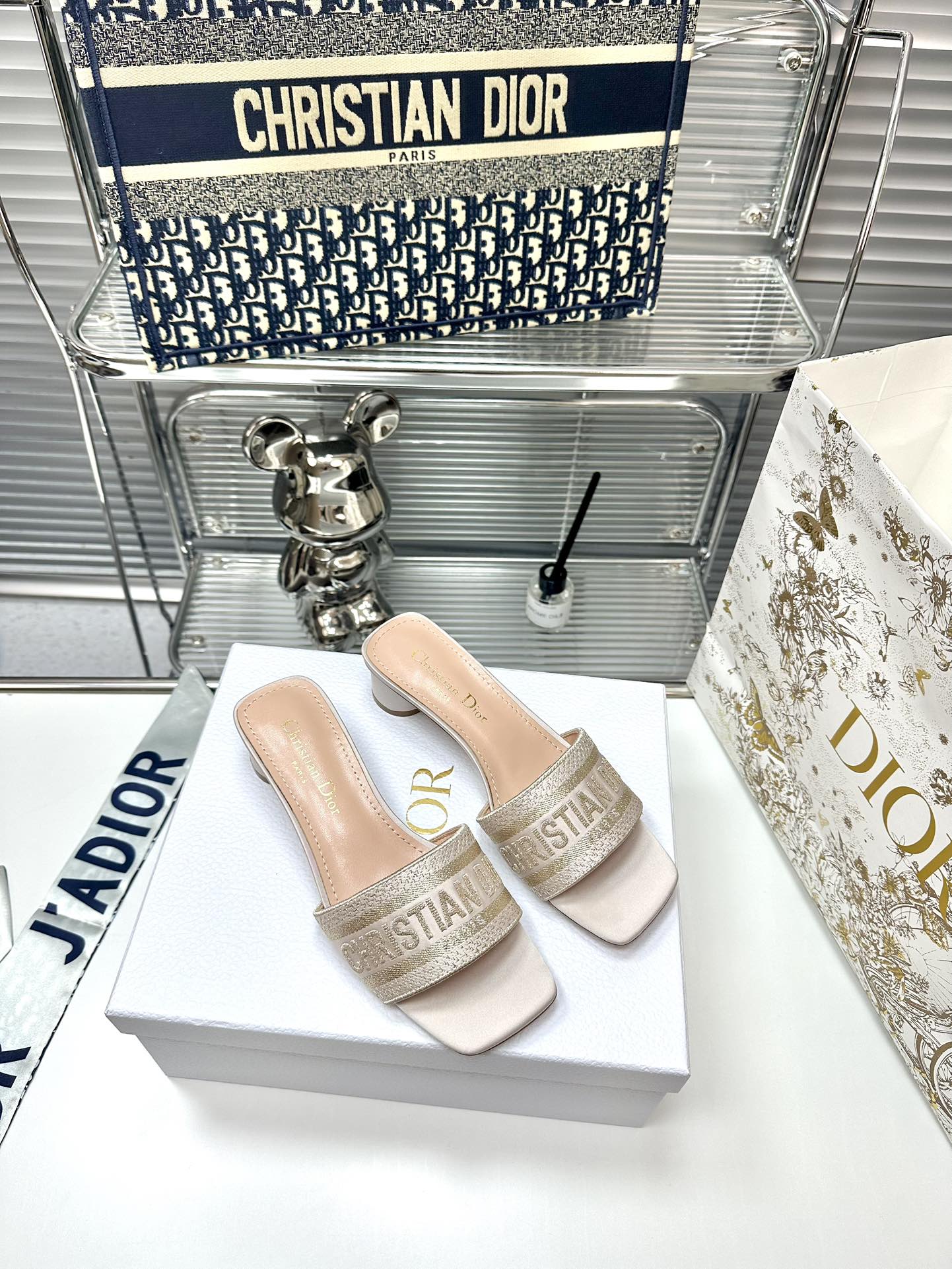 Replica Dior Embroidery collection of flip-flops