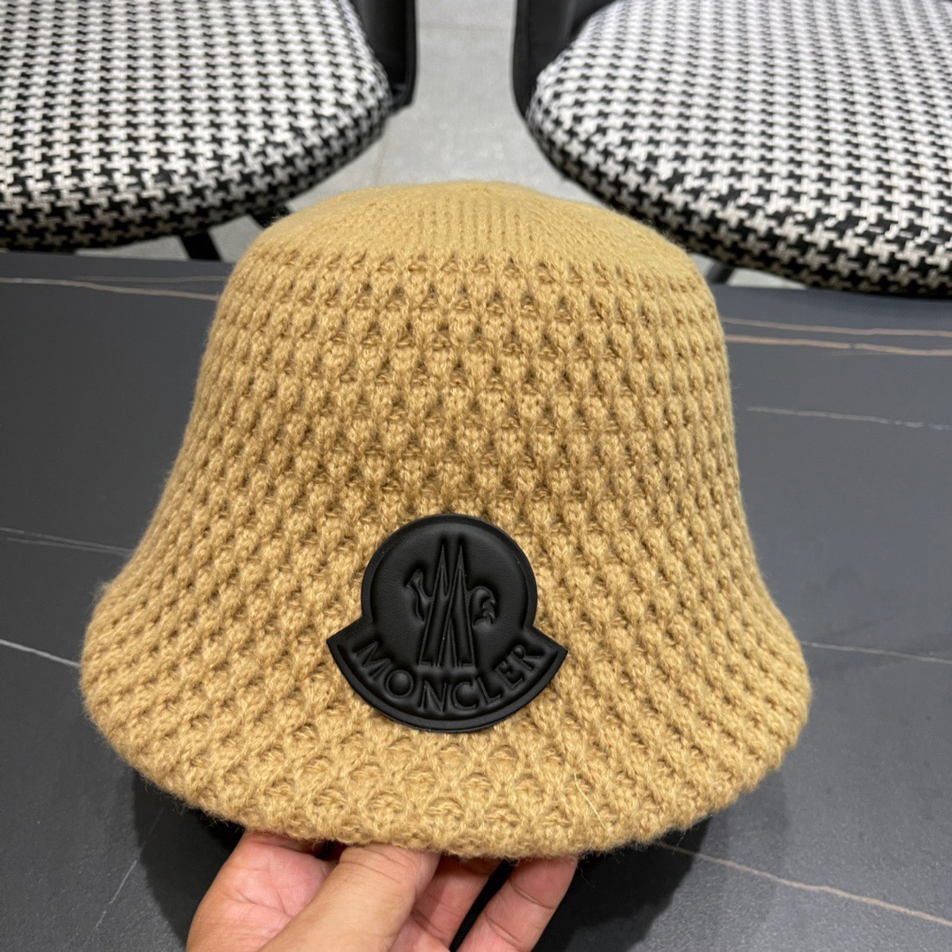 MONCLER Fisherman's woolen hat