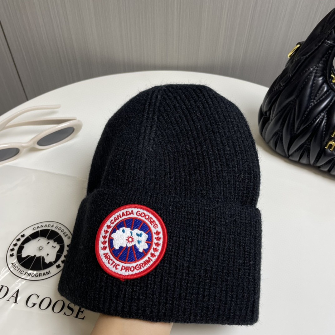 Canada Goose Logo Beanie Warm Hats