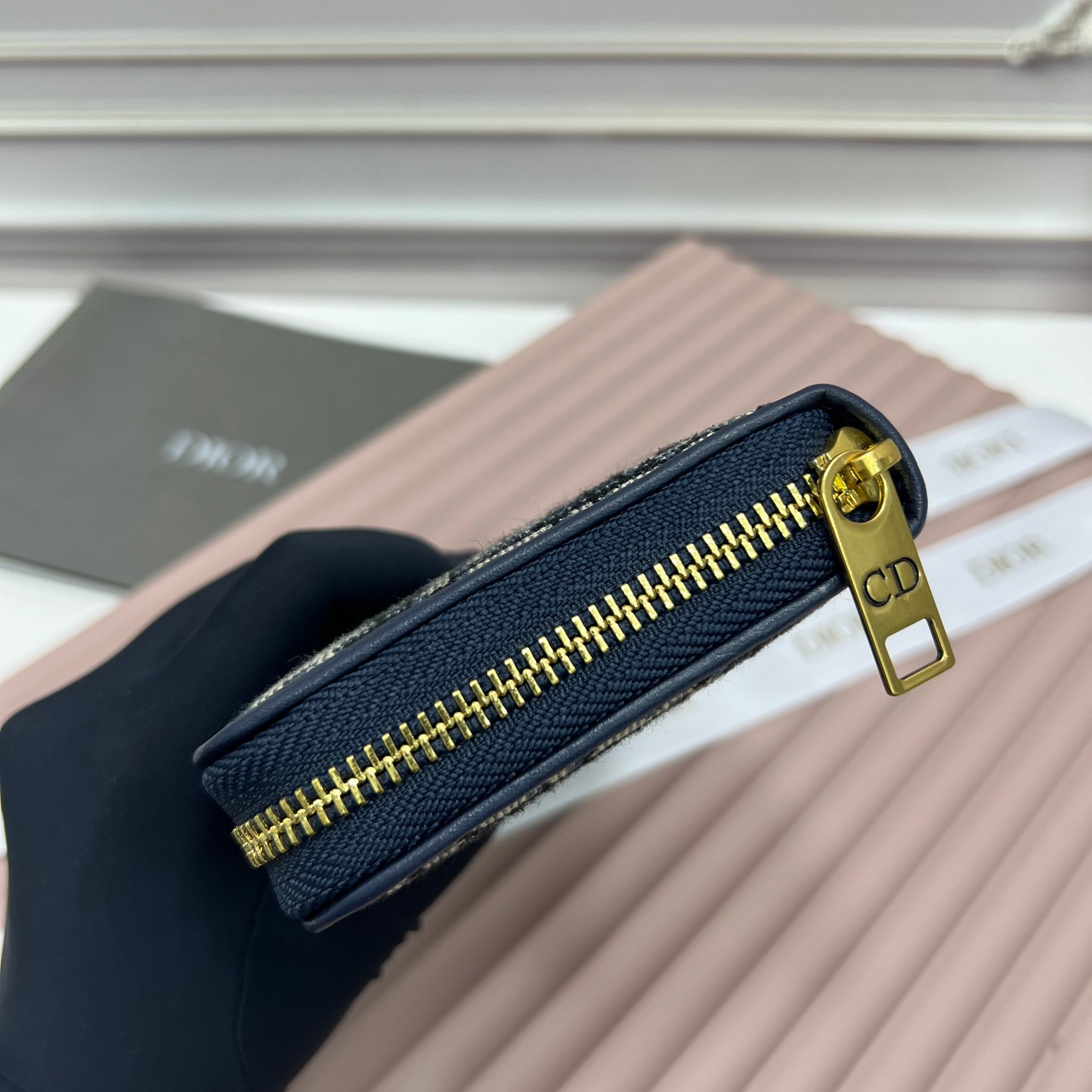 Replica Dior 30 Montaigne Voyageur Slim Wallet