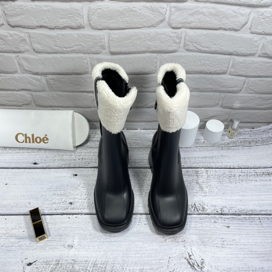 Chloe Lamb wool short boots