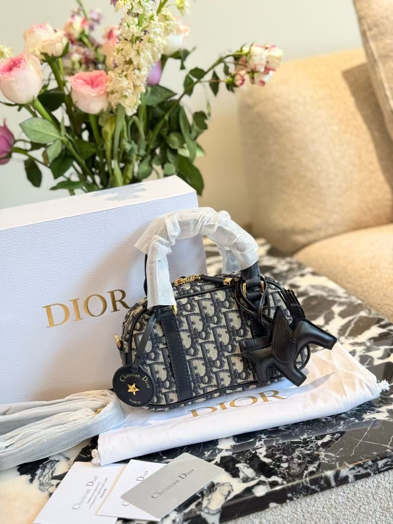 Dior D-VibeEast-West handbag