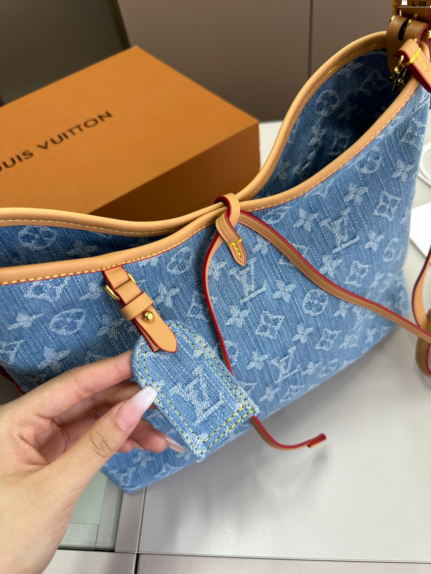 LV Louis Vuitton's new denim Carry all bag