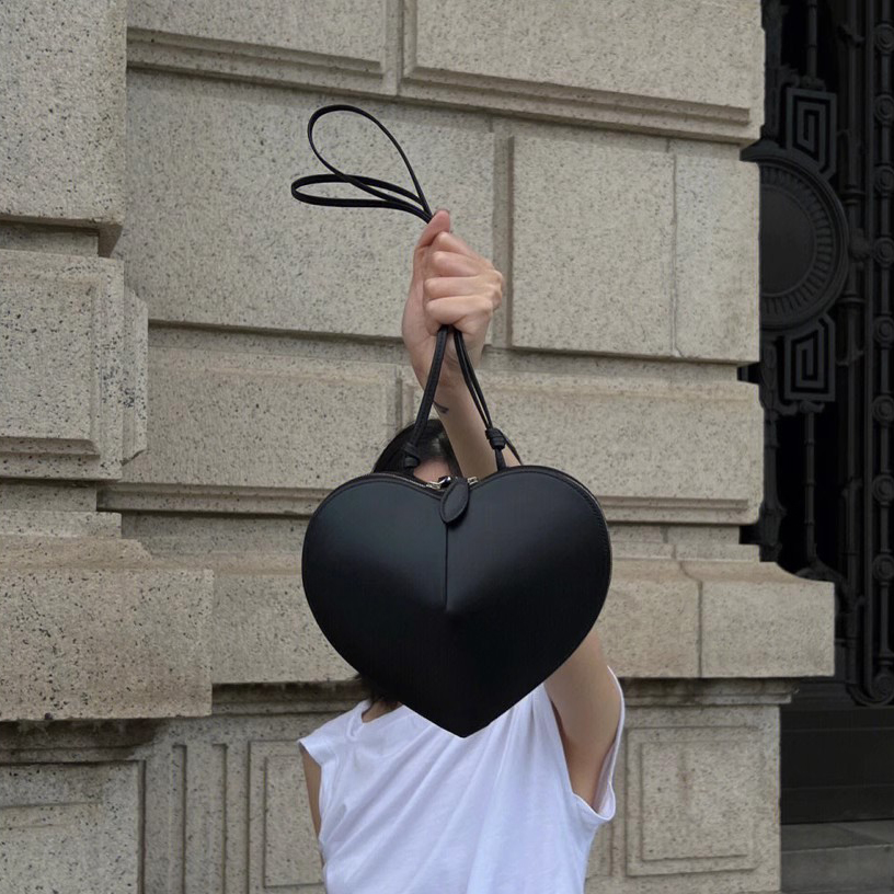 Replica ALAIA Le Coeur heart-shaped leather cross-body bag