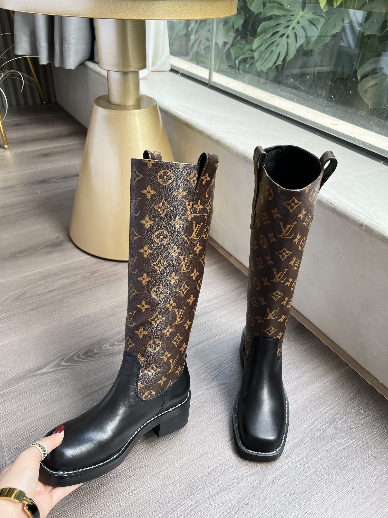 LV Louis Vuitton Classic cowhide Tall Boots