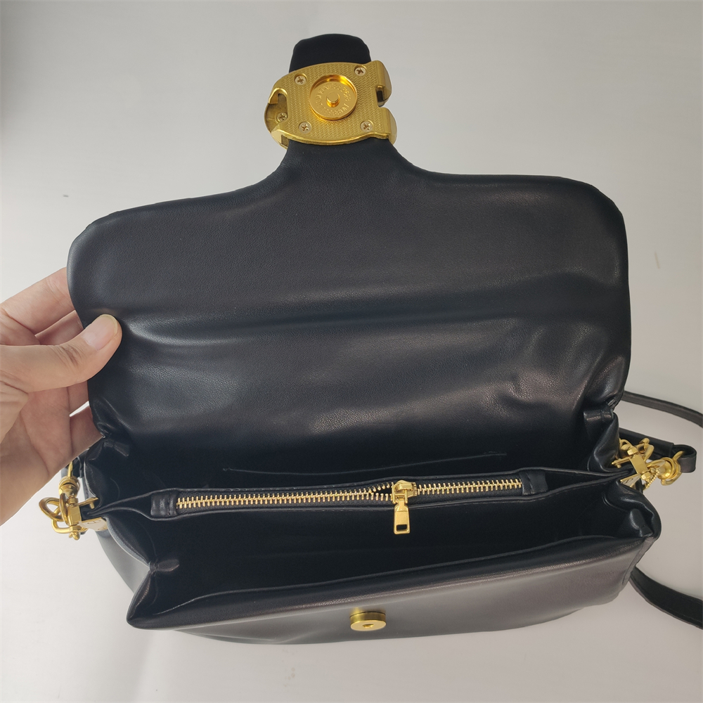 Coach Teri Shoulder Bag In Signature Canvas 20CM