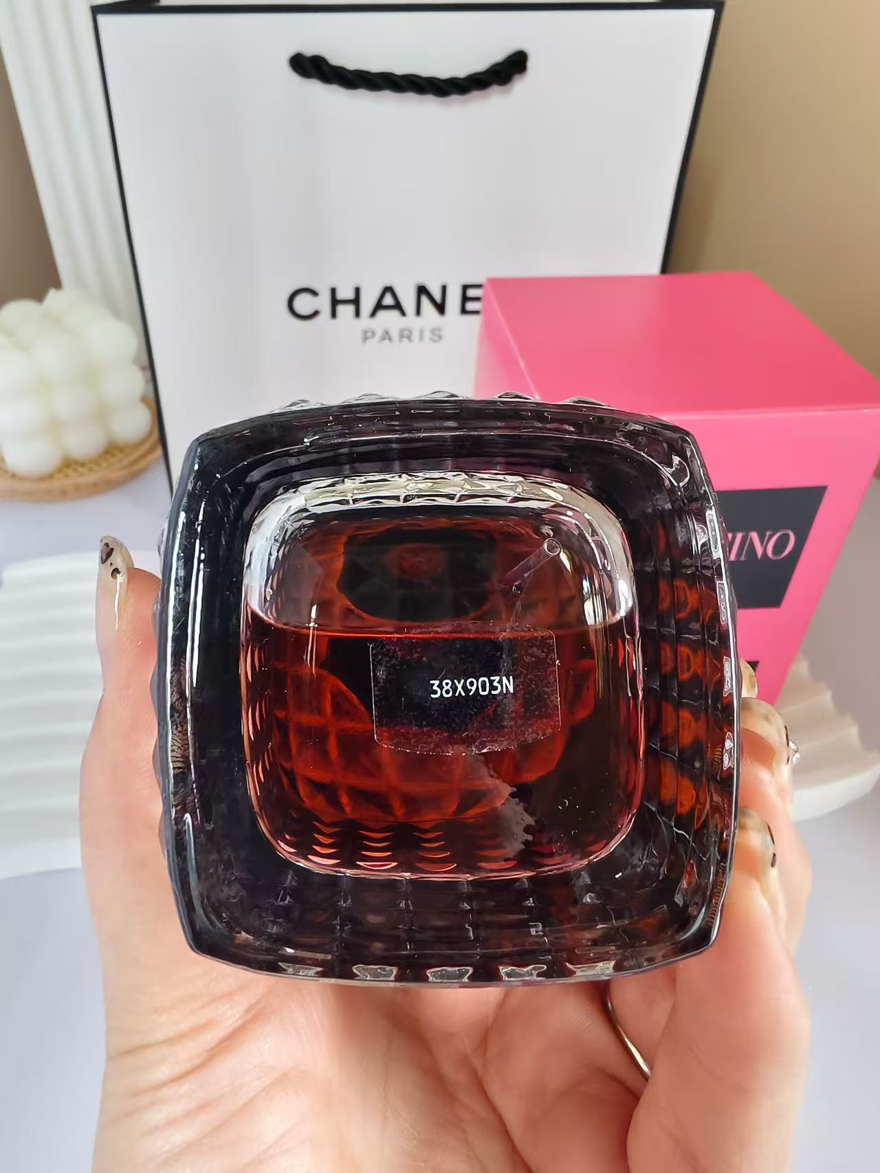 Donna born in roma intense perfume