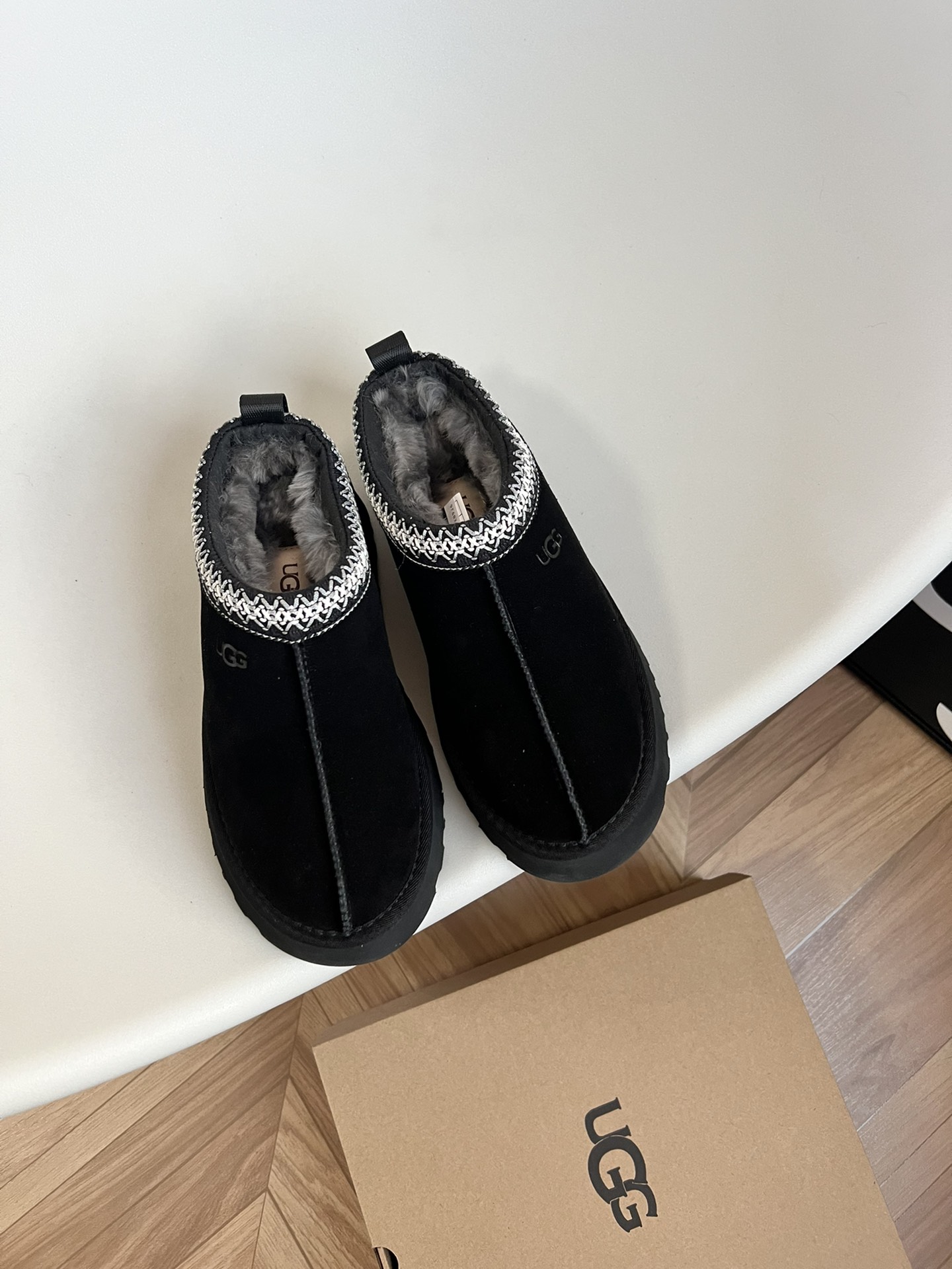 Replica Ugg Women's Tazz Suede  Platform Slippers