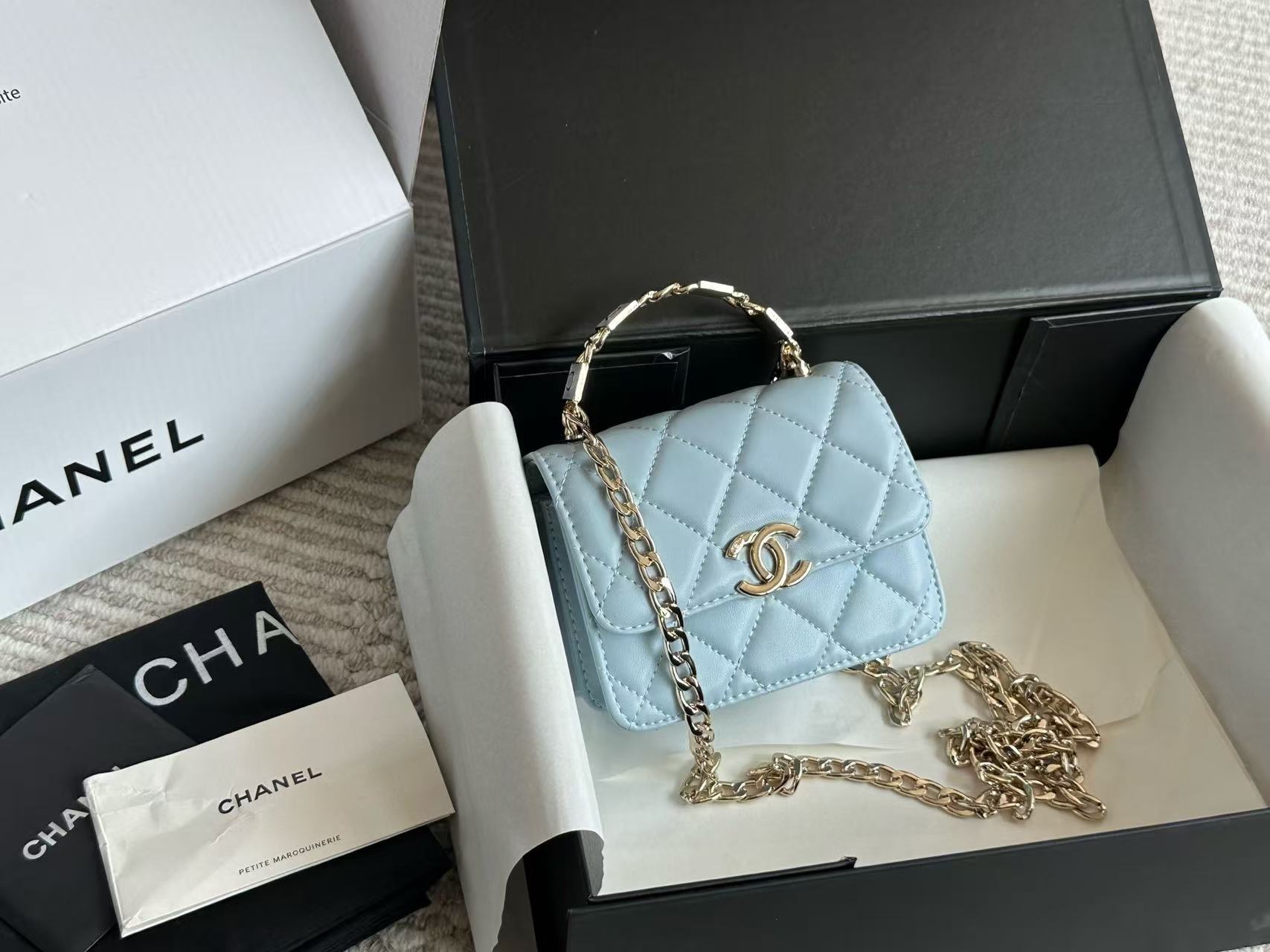 Chanel 22s enamel handle bag