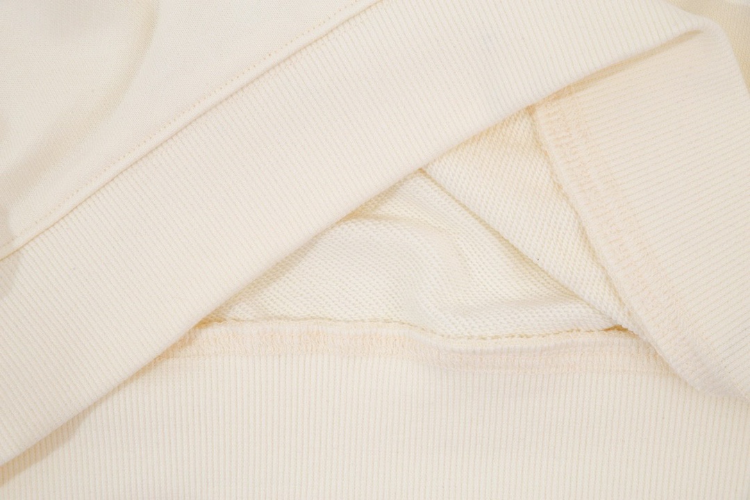 Replica Gucci iced plum powder strawberry crew-neck hoodie