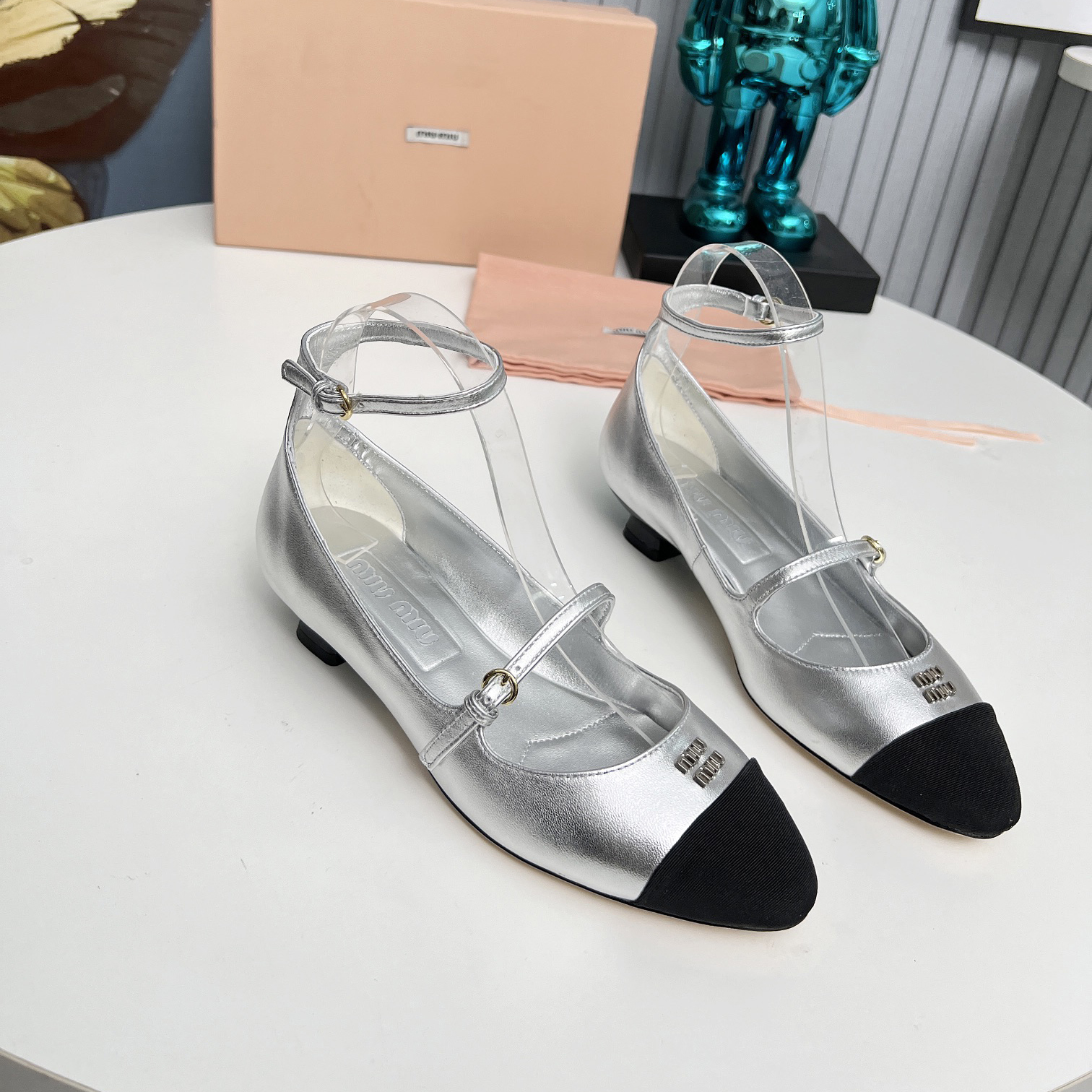 High-quality miumiu Original women's leather shoes