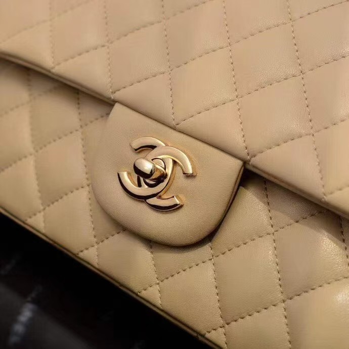 chanel chain bag-golden logo