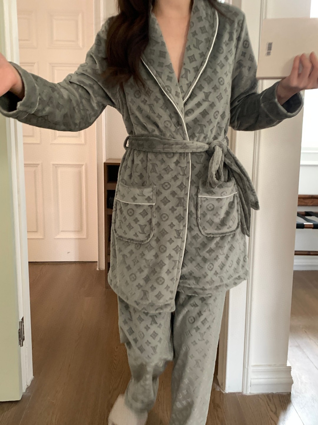 LV pajamas nightgowns