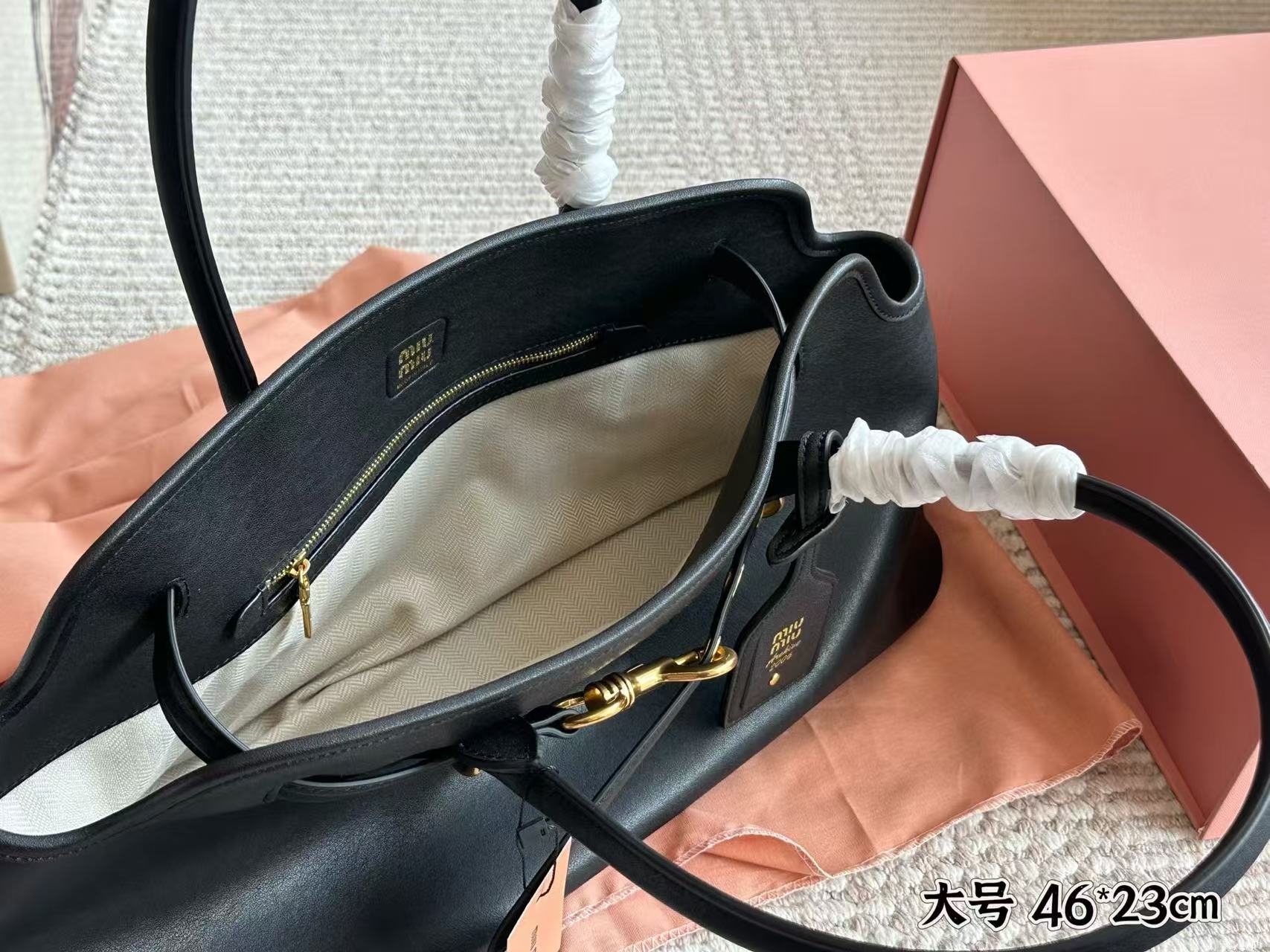MIUMIU Aventure shell bag