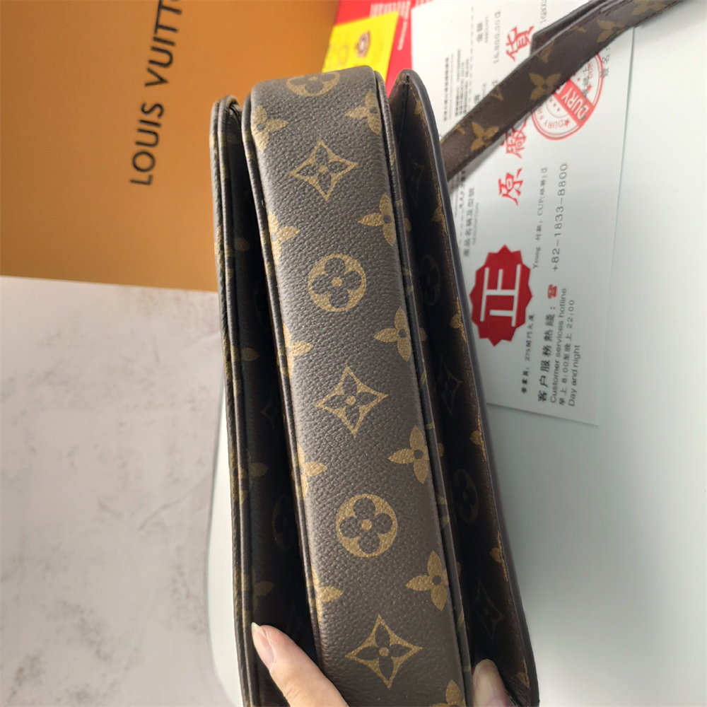 LV Louis Vuitton Pochette Metis Bag