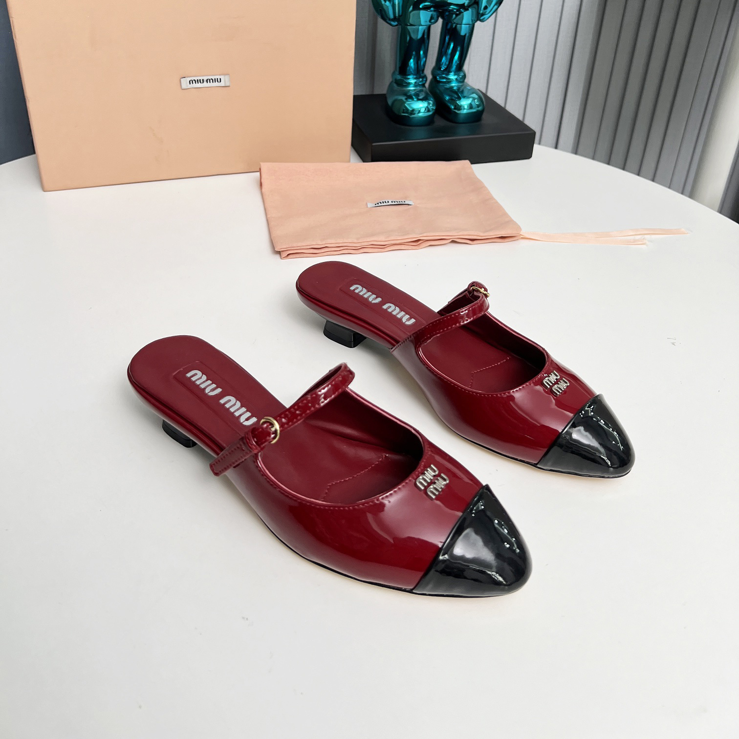 High-quality miumiu Original women's leather shoes