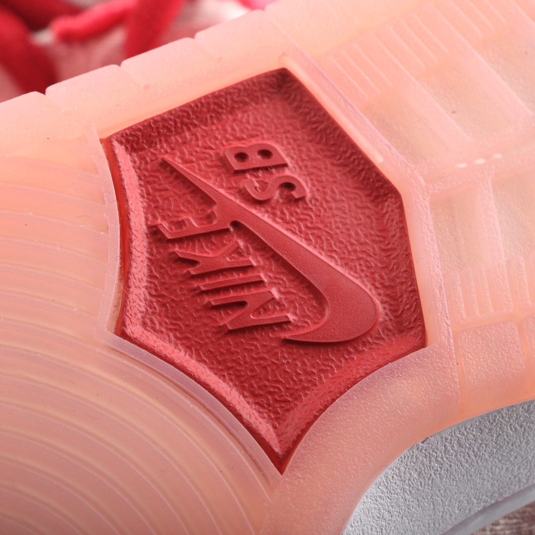 Replica Designer Nike SB Dunk Sneakers