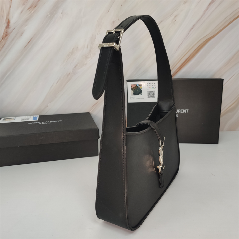 Replica Saint Laurent Cassandra  Le 5 à 7 Hobo Bag