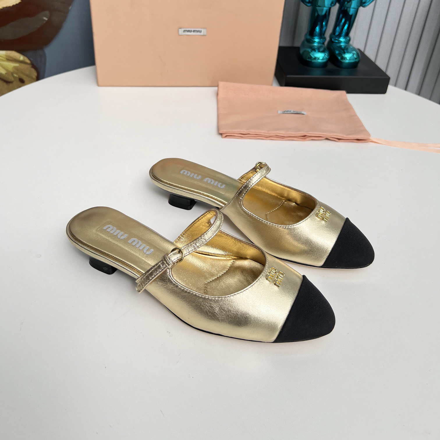 High-quality miumiu Original women's leather shoes