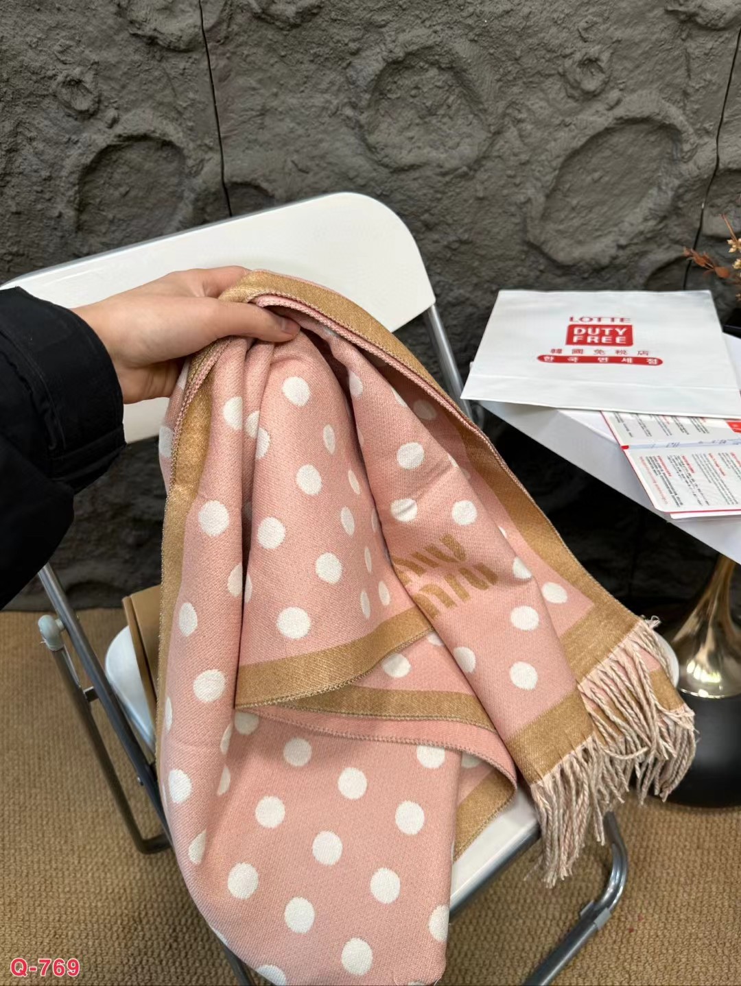 Replica Miuimiu Designer Scarf Luxury Women's Scarves Autumn/Winter Warm Scarf