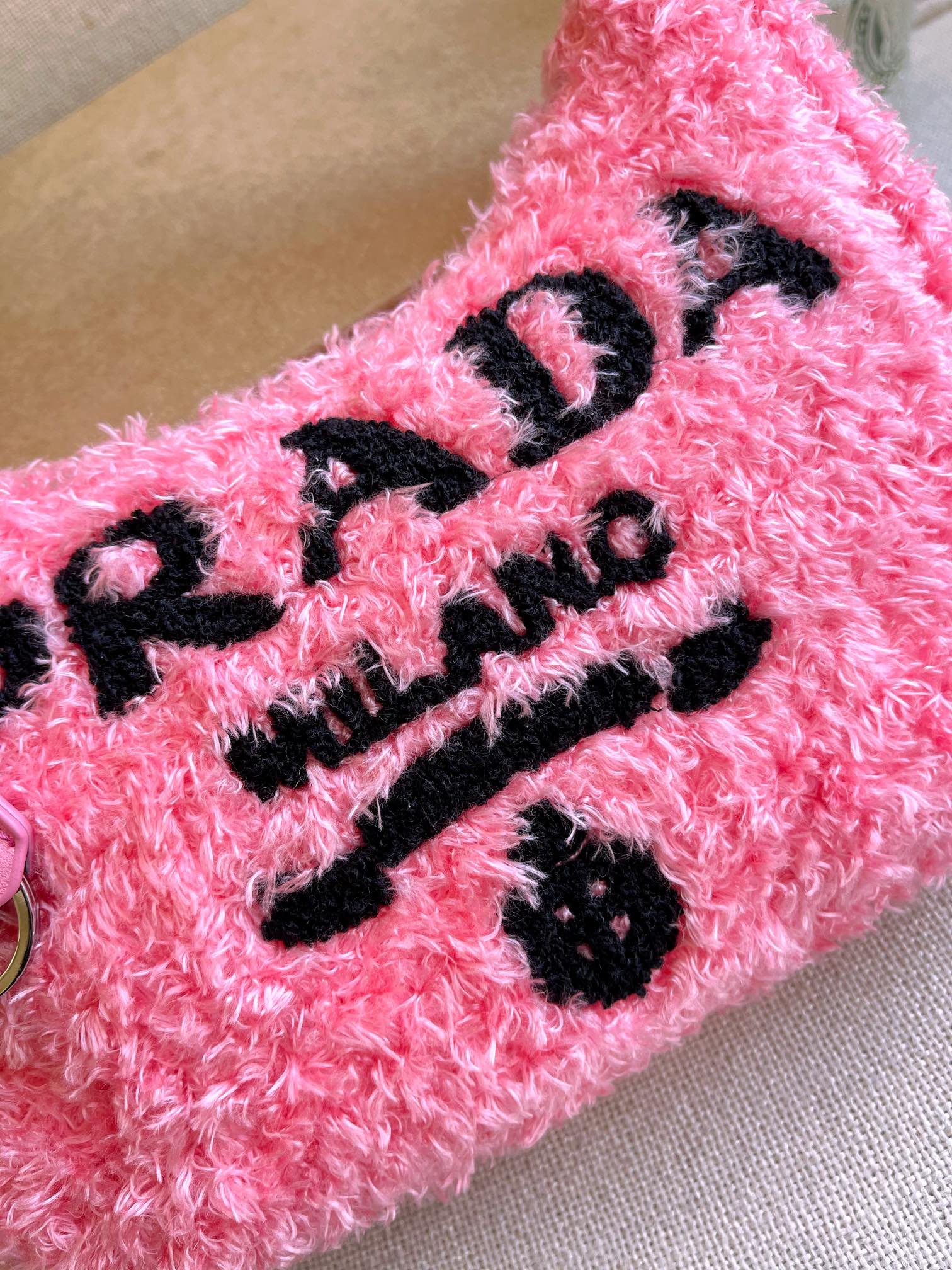 Replica -prada Fluffy