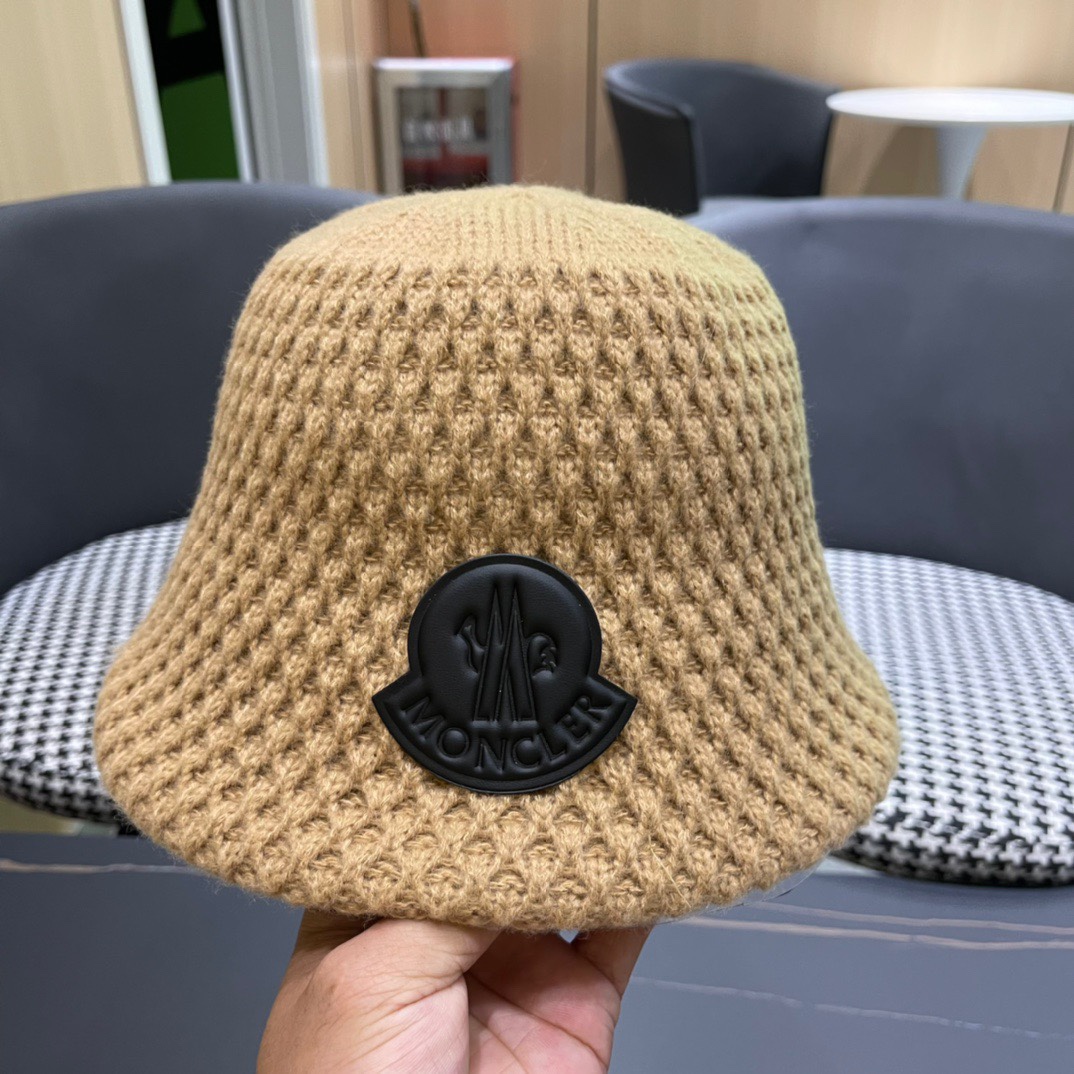 MONCLER Fisherman's woolen hat