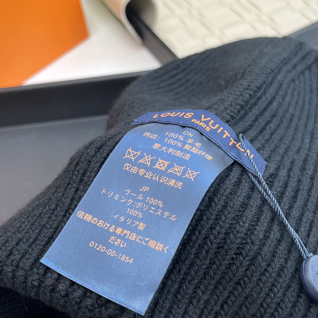 Louis Vuitton LV Headline Beanie