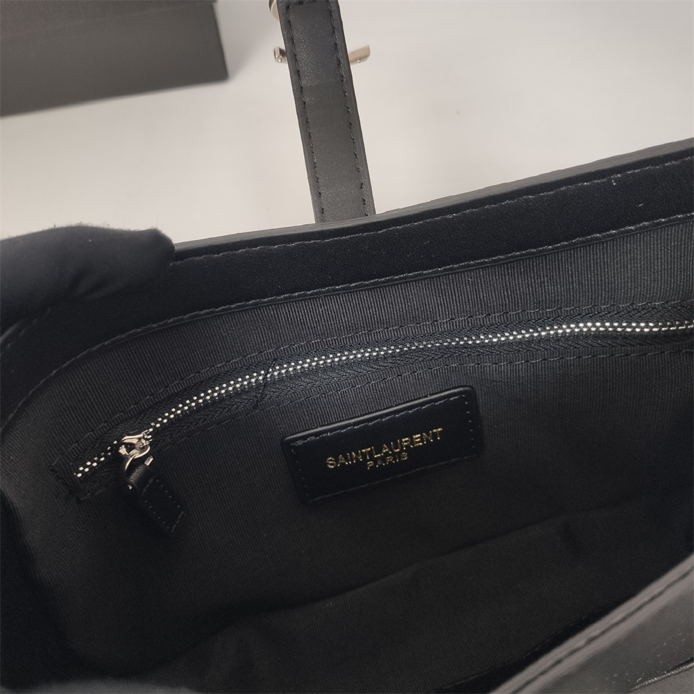 Replica Saint Laurent Cassandra  Le 5 à 7 Hobo Bag