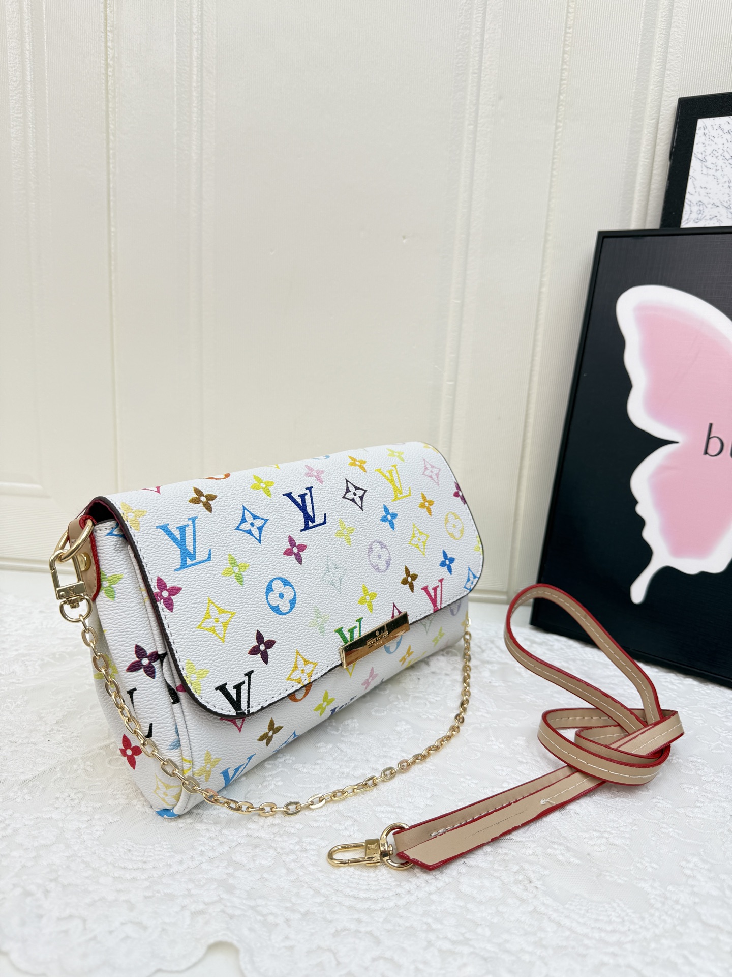 LV niche armpit bag handbag presbyopic