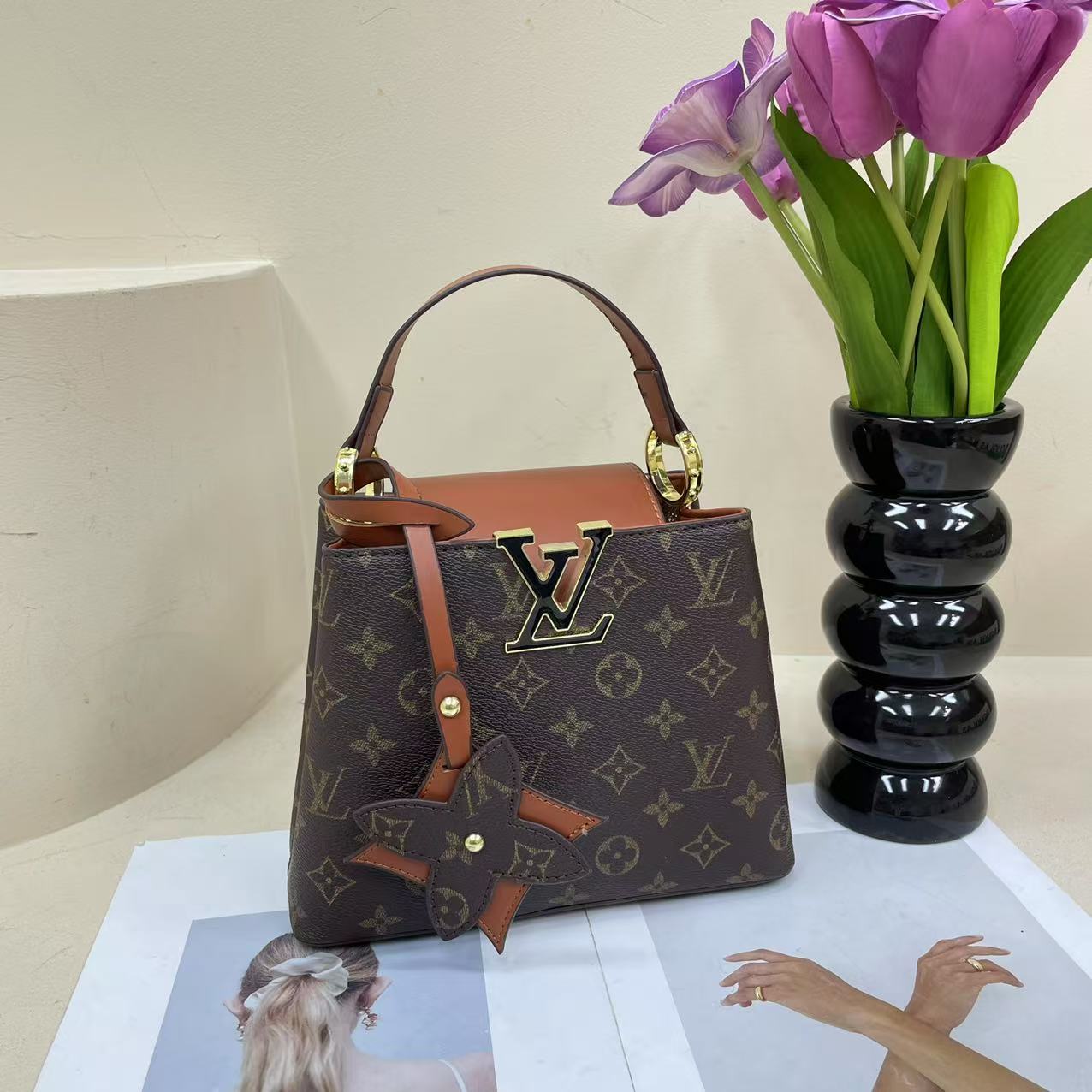 Louis Vuitton Handbags Crossbody Tote Bag Fashionable and Versatile