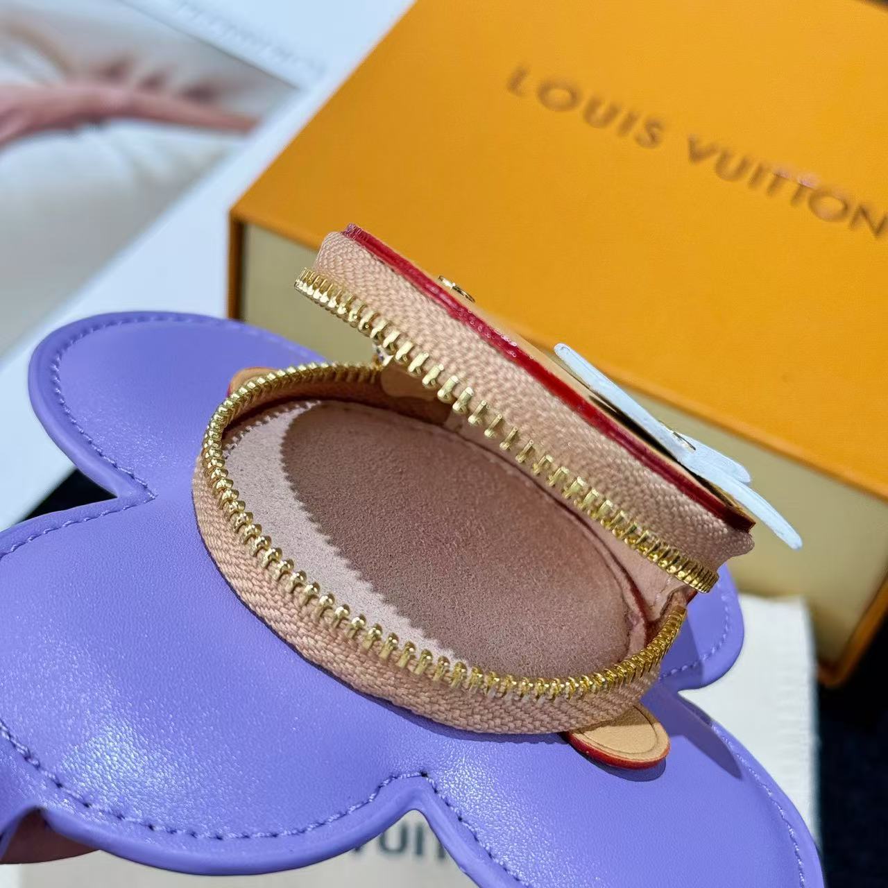 Louis Vuitton vivienne Sunflower Coin Purse pendant