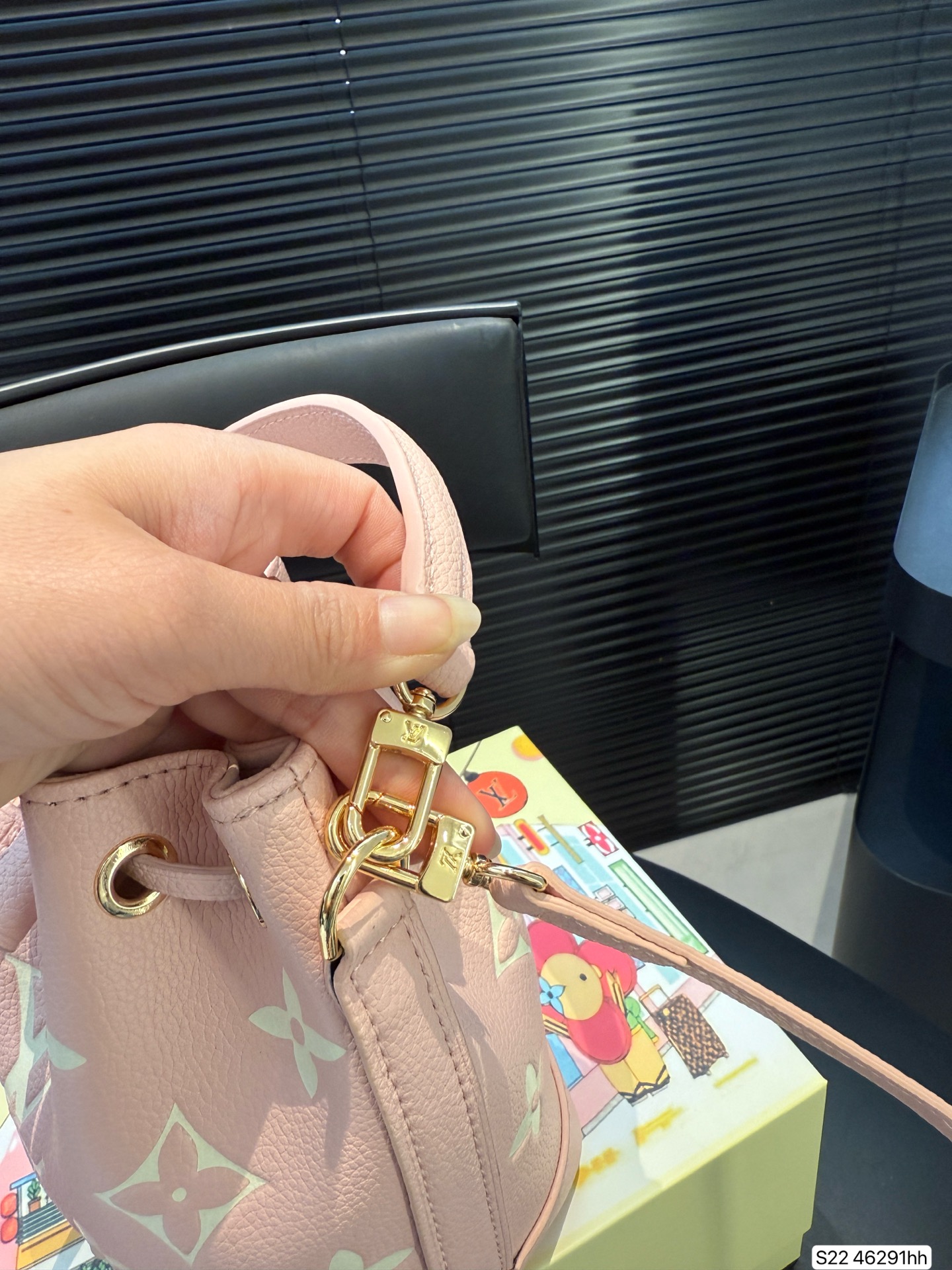 LV elegant casual bucket bag